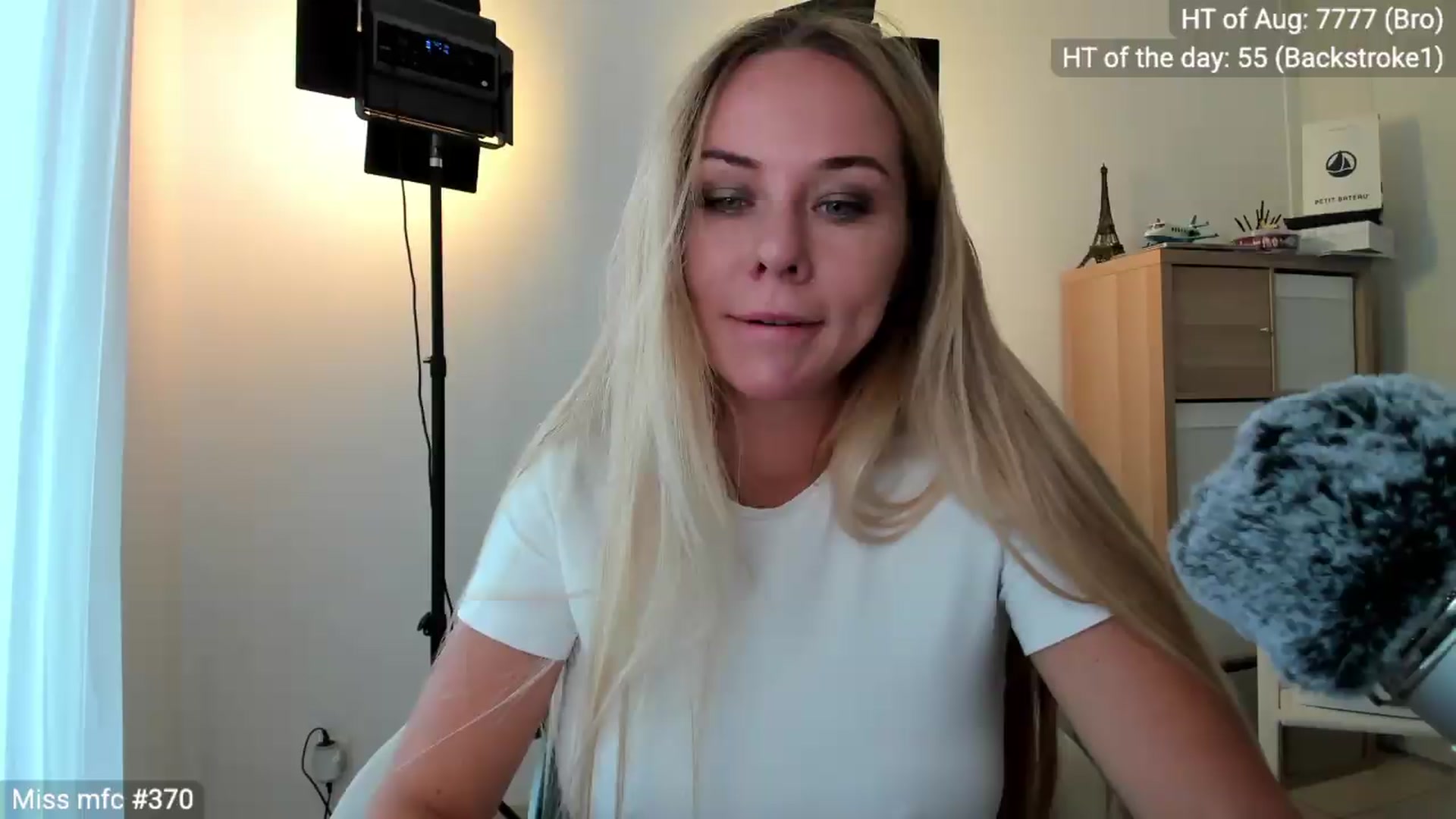 Gallery image thumbnail from Linda_0nline's myfreecams stream on, 08/20/2026, 17:31 image 6 of 20