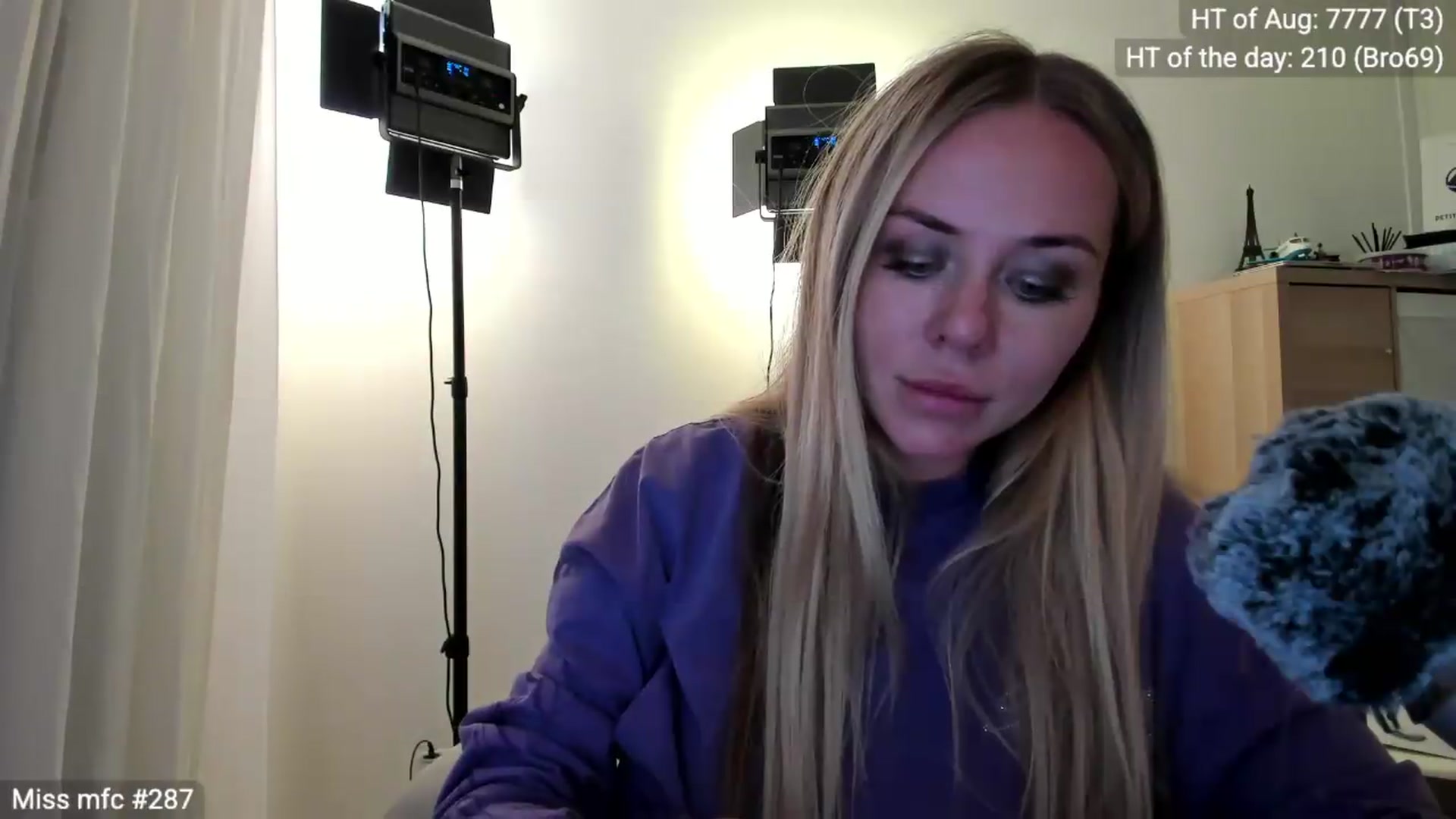 Gallery image thumbnail from Linda_0nline's myfreecams stream on, 08/21/2026, 21:47 image 12 of 20