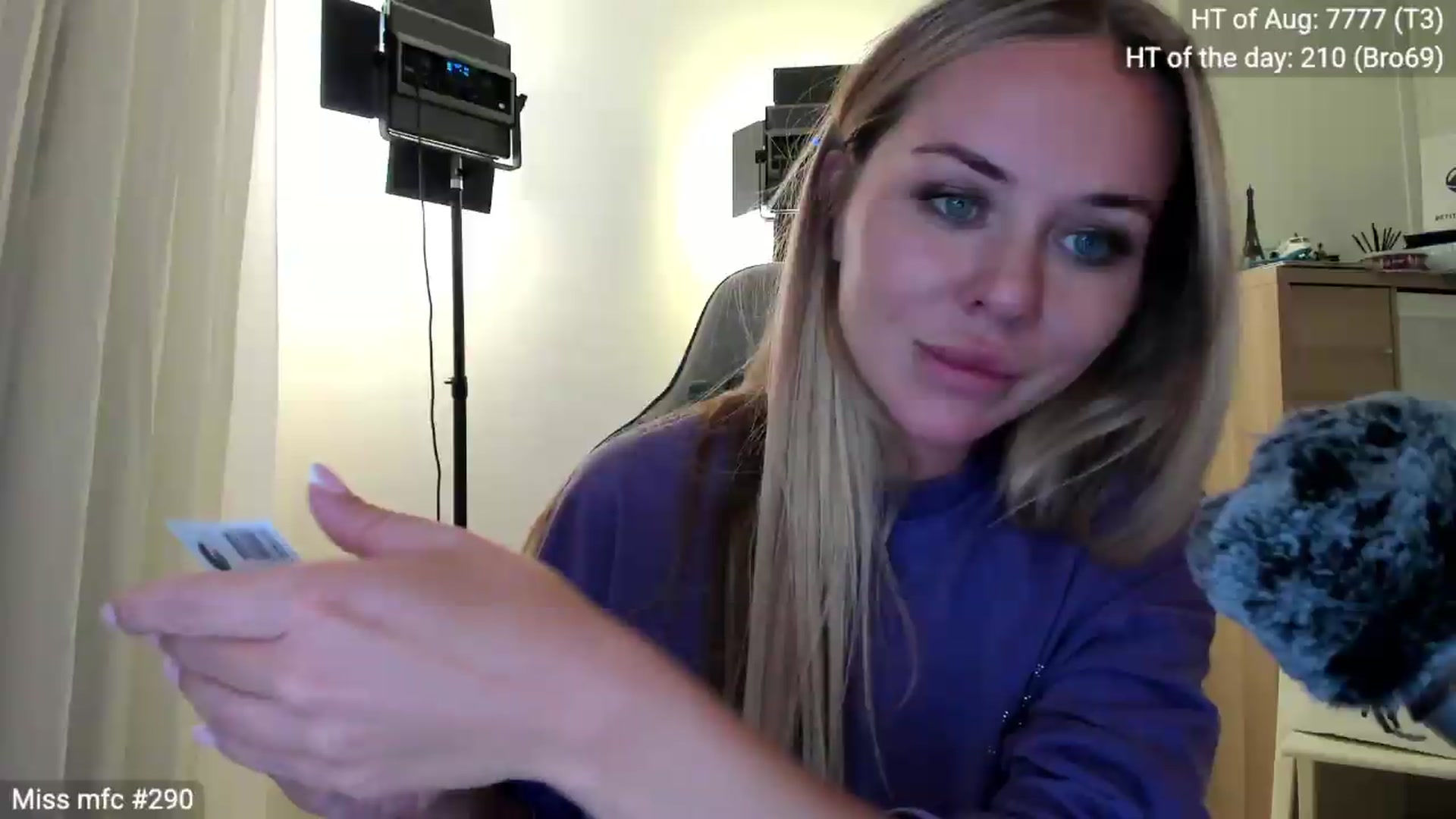 Gallery image thumbnail from Linda_0nline's myfreecams stream on, 08/21/2026, 21:47 image 9 of 20