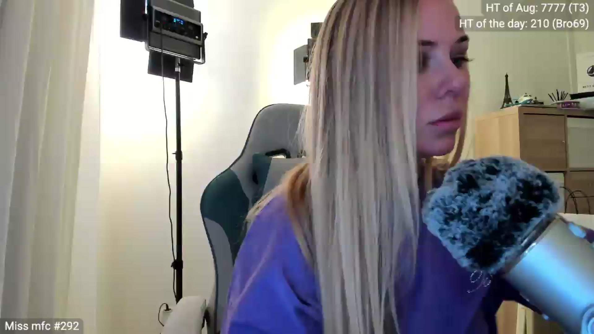 Gallery image thumbnail from Linda_0nline's myfreecams stream on, 08/21/2026, 21:47 image 5 of 20