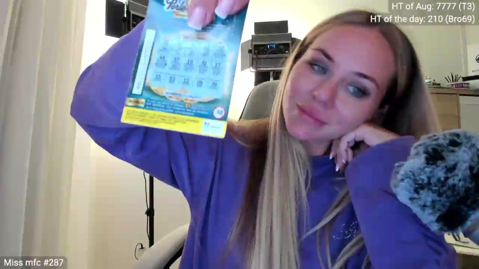 Gallery image thumbnail from Linda_0nline's myfreecams stream on, 08/21/2026, 21:47 image 15 of 20
