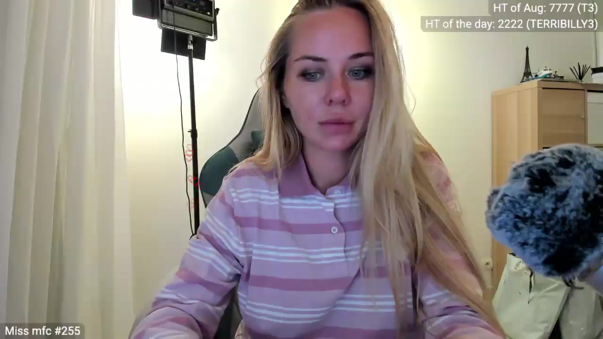 Gallery image thumbnail from Linda_0nline's myfreecams stream on, 08/22/2026, 19:39 image 15 of 20