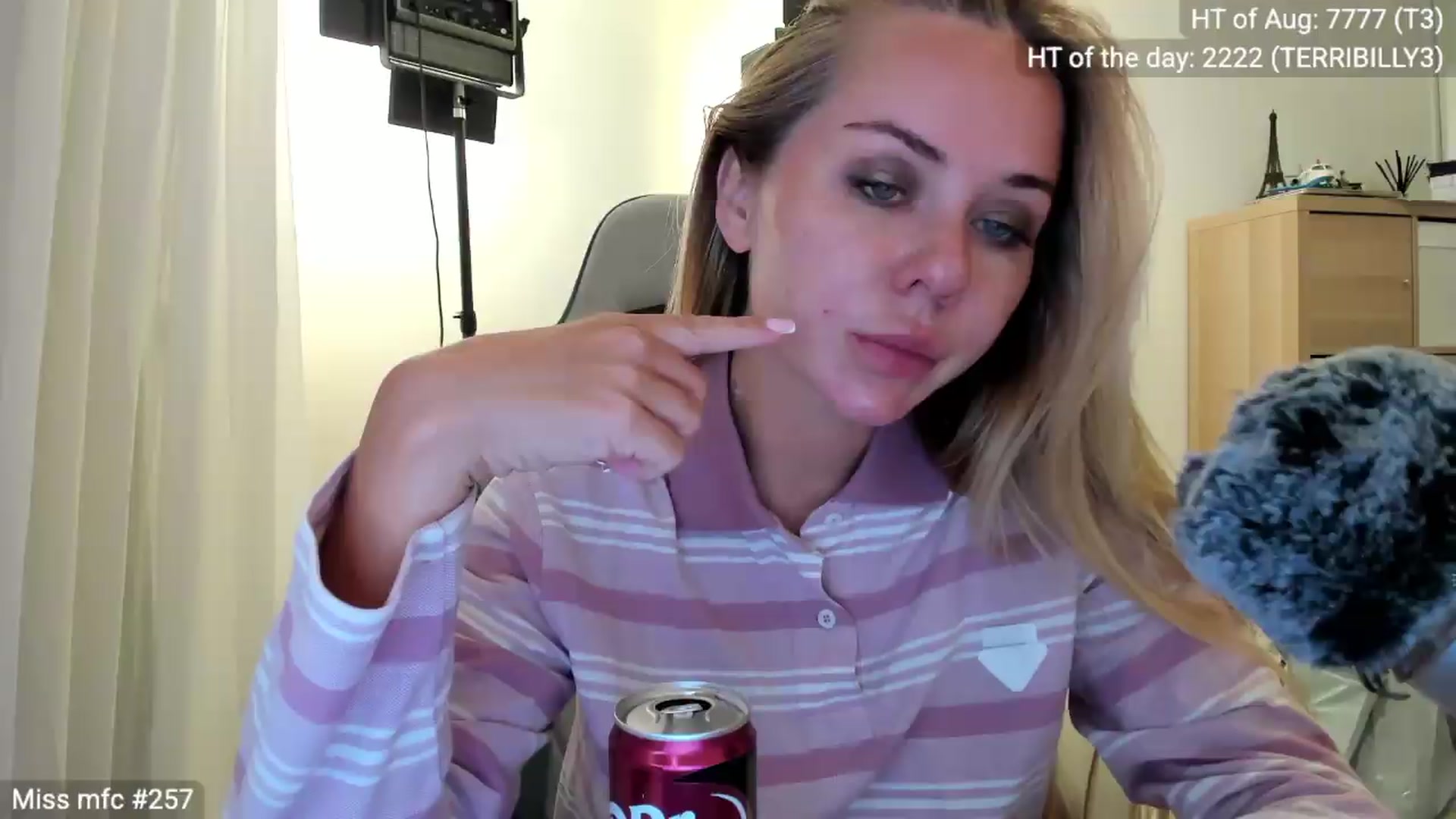Gallery image thumbnail from Linda_0nline's myfreecams stream on, 08/22/2026, 19:39 image 12 of 20