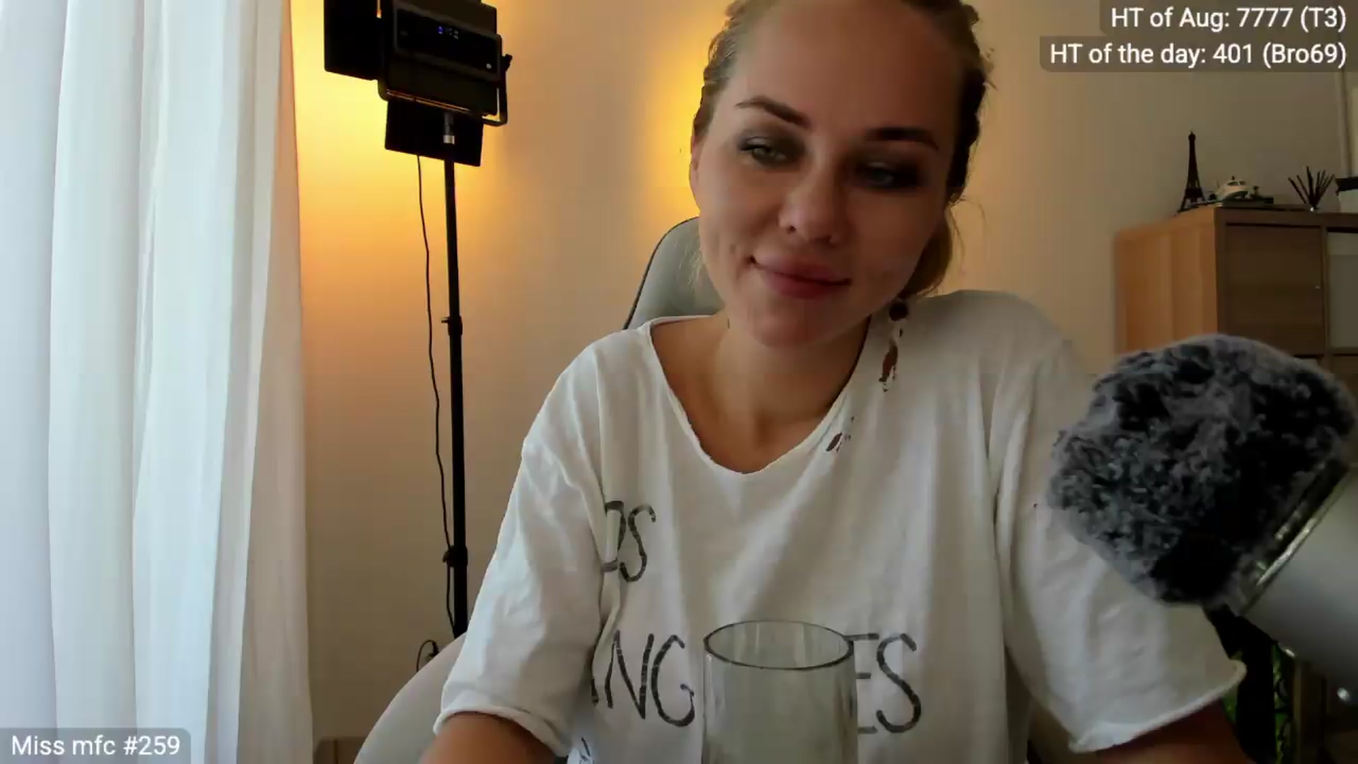 Gallery image thumbnail from Linda_0nline's myfreecams stream on, 08/23/2026, 10:25 image 2 of 20