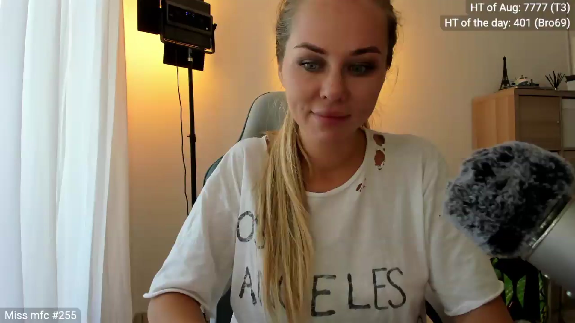 Gallery image thumbnail from Linda_0nline's myfreecams stream on, 08/23/2026, 10:25 image 18 of 20