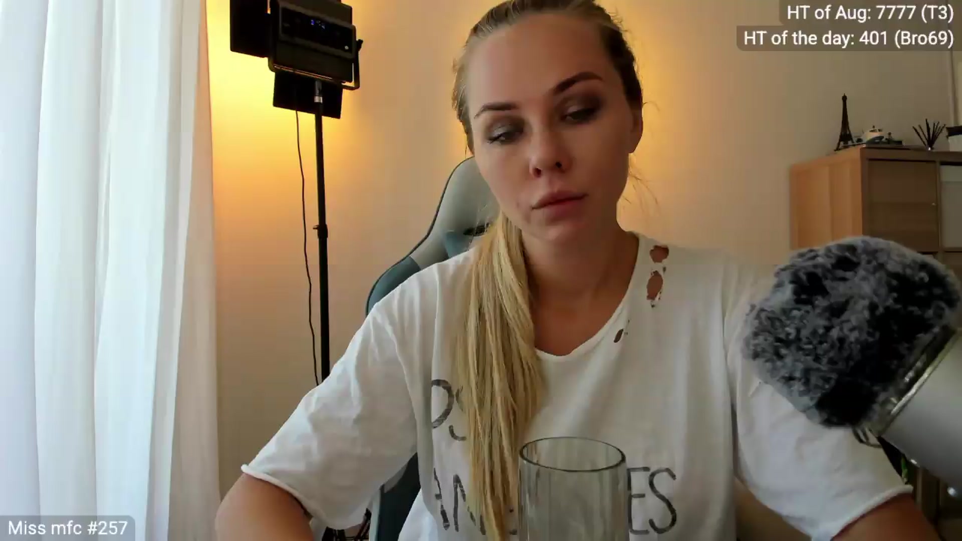Gallery image thumbnail from Linda_0nline's myfreecams stream on, 08/23/2026, 10:25 image 9 of 20
