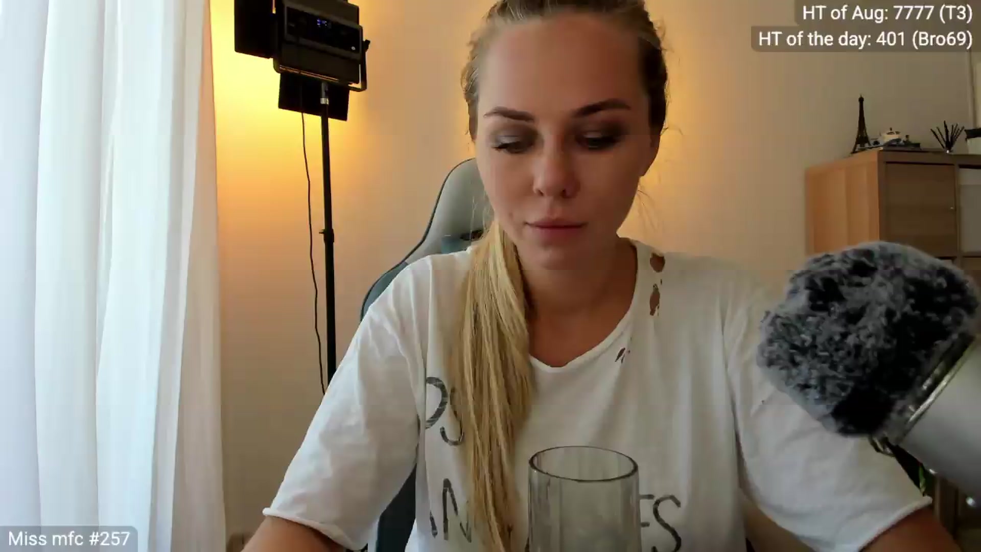 Gallery image thumbnail from Linda_0nline's myfreecams stream on, 08/23/2026, 10:25 image 8 of 20