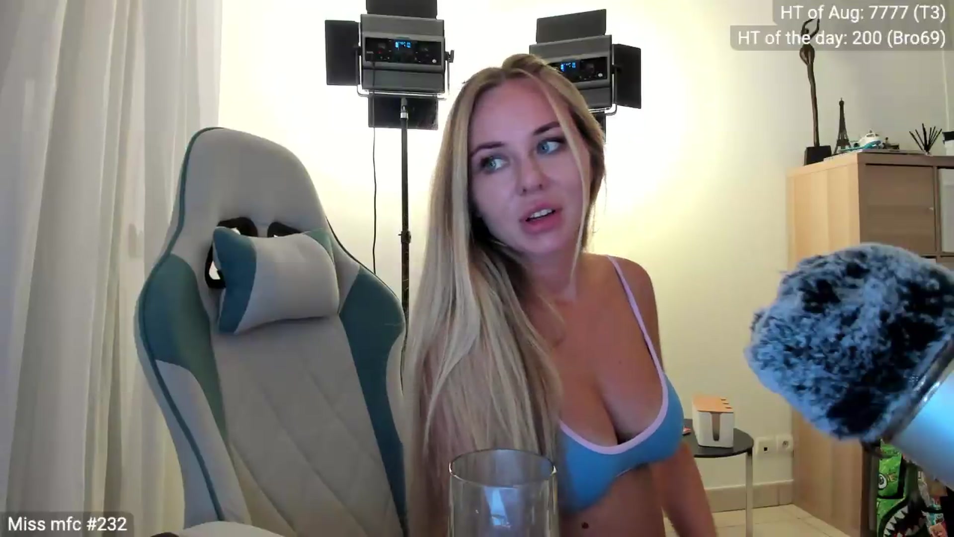 Gallery image thumbnail from Linda_0nline's myfreecams stream on, 08/23/2026, 19:26 image 20 of 20