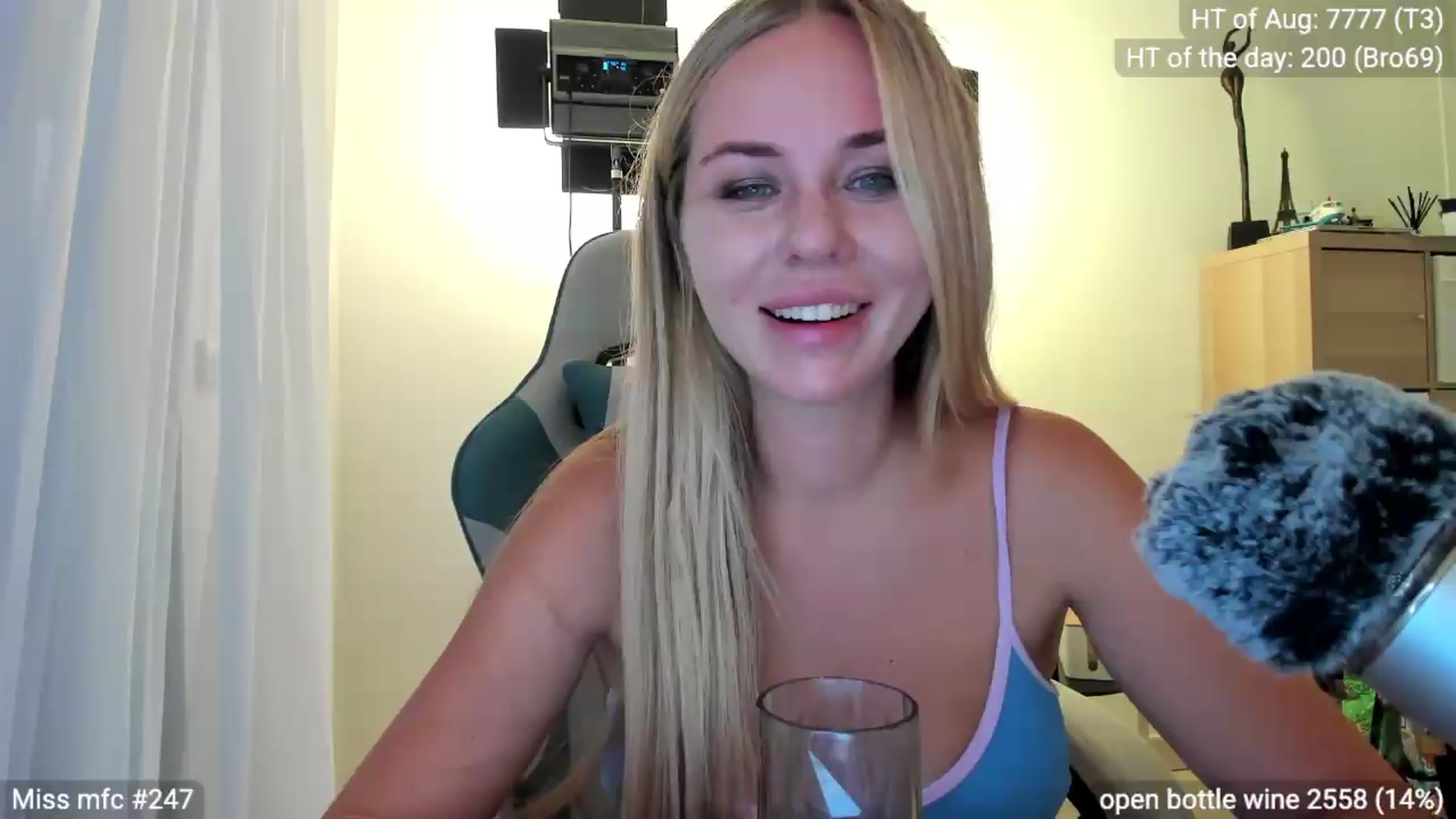 Gallery image thumbnail from Linda_0nline's myfreecams stream on, 08/23/2026, 19:26 image 5 of 20