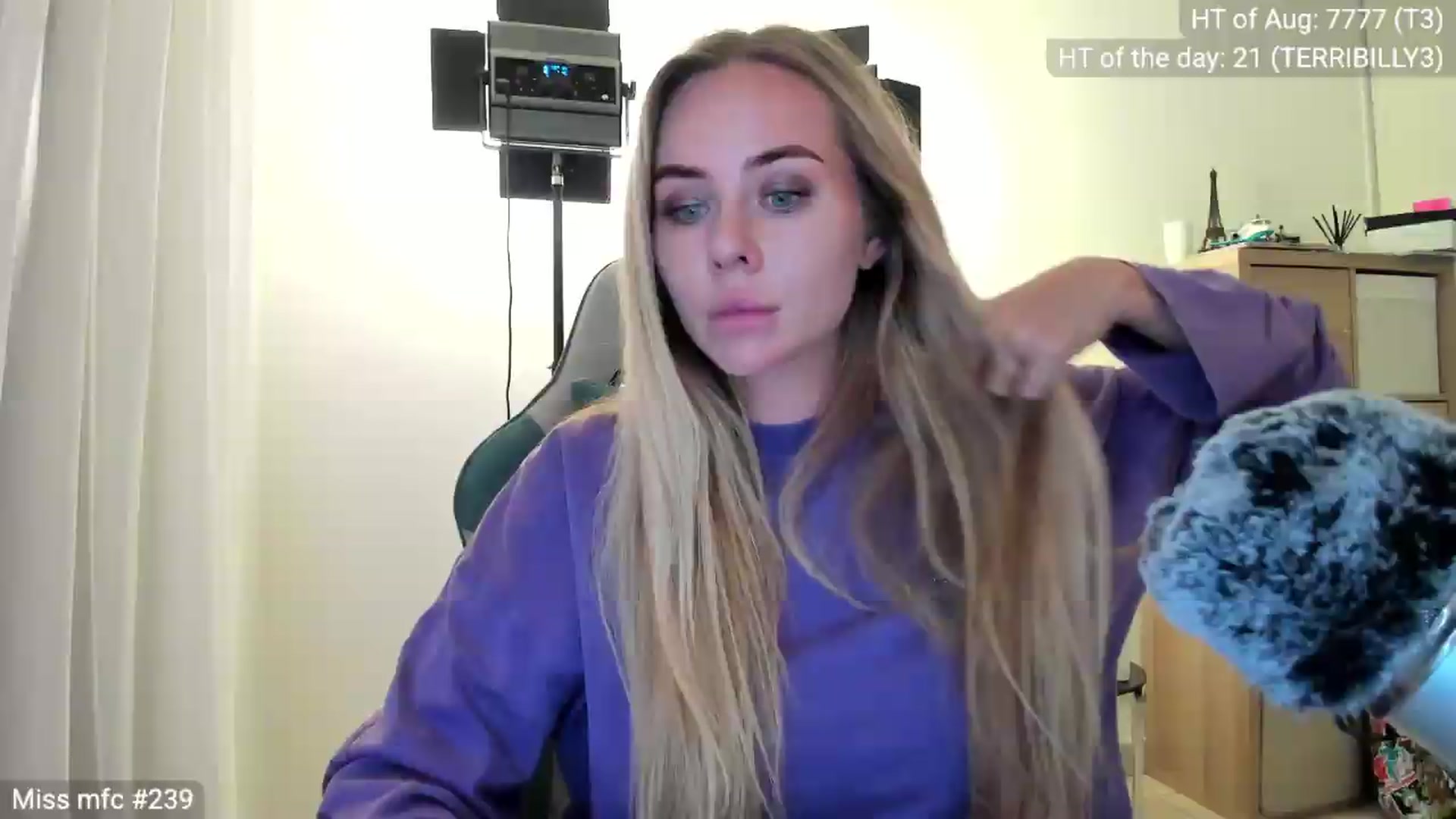 Gallery image thumbnail from Linda_0nline's myfreecams stream on, 08/24/2026, 19:01 image 1 of 20