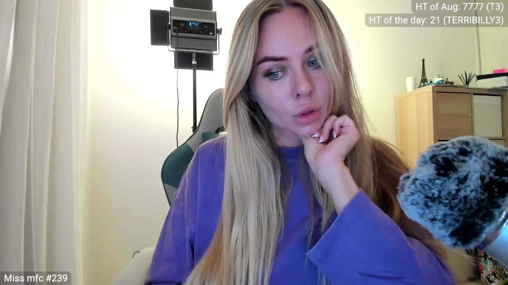 Gallery image thumbnail from Linda_0nline's myfreecams stream on, 08/24/2026, 19:01 image 16 of 20