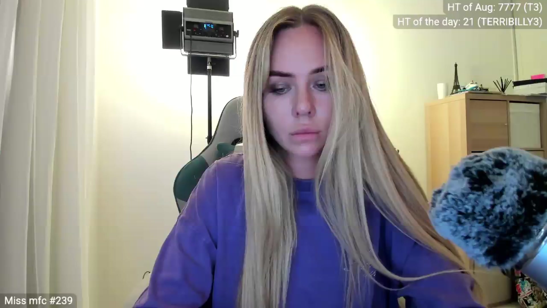 Gallery image thumbnail from Linda_0nline's myfreecams stream on, 08/24/2026, 19:01 image 13 of 20