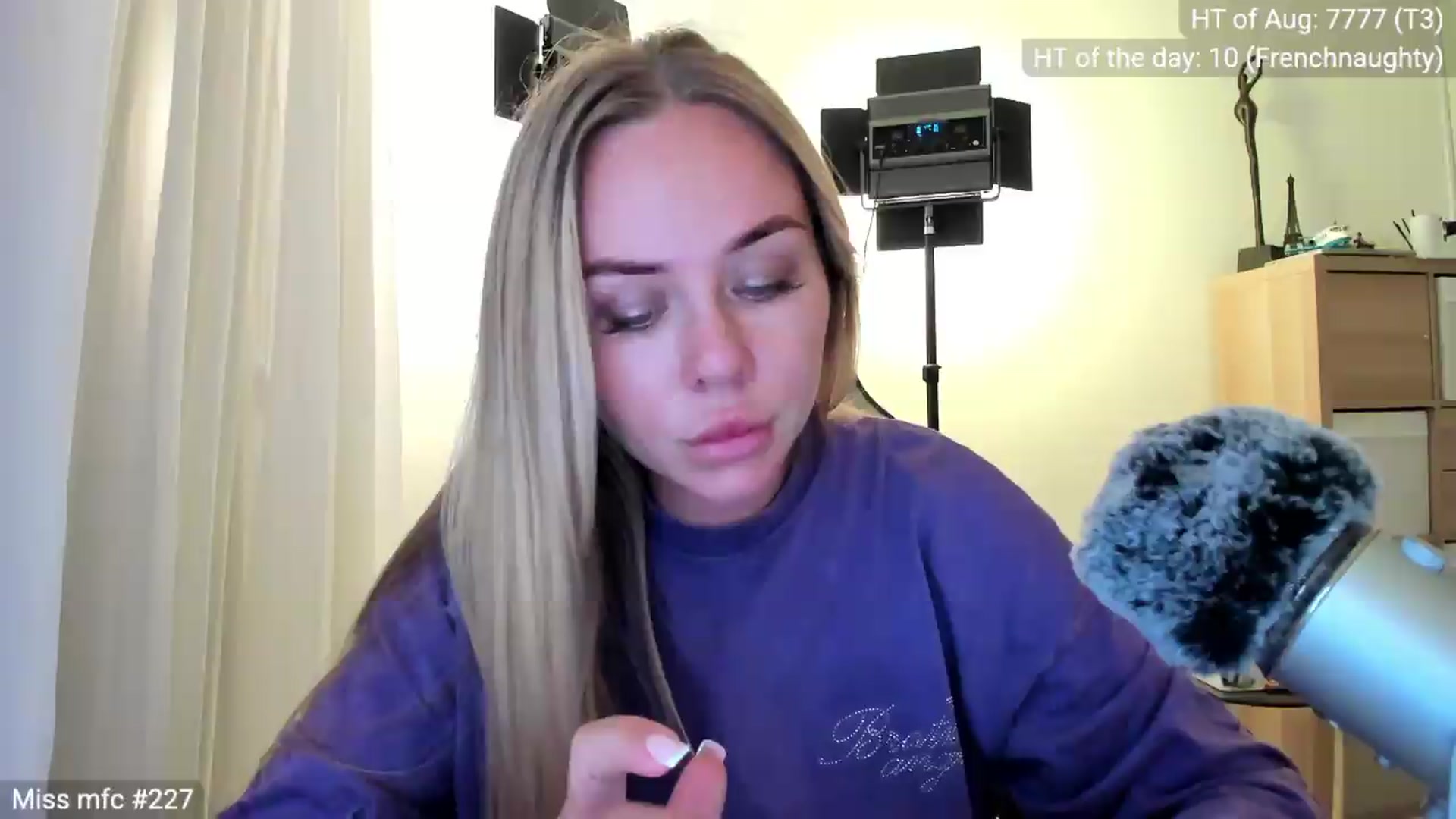 Gallery image thumbnail from Linda_0nline's myfreecams stream on, 08/26/2026, 20:04 image 20 of 20