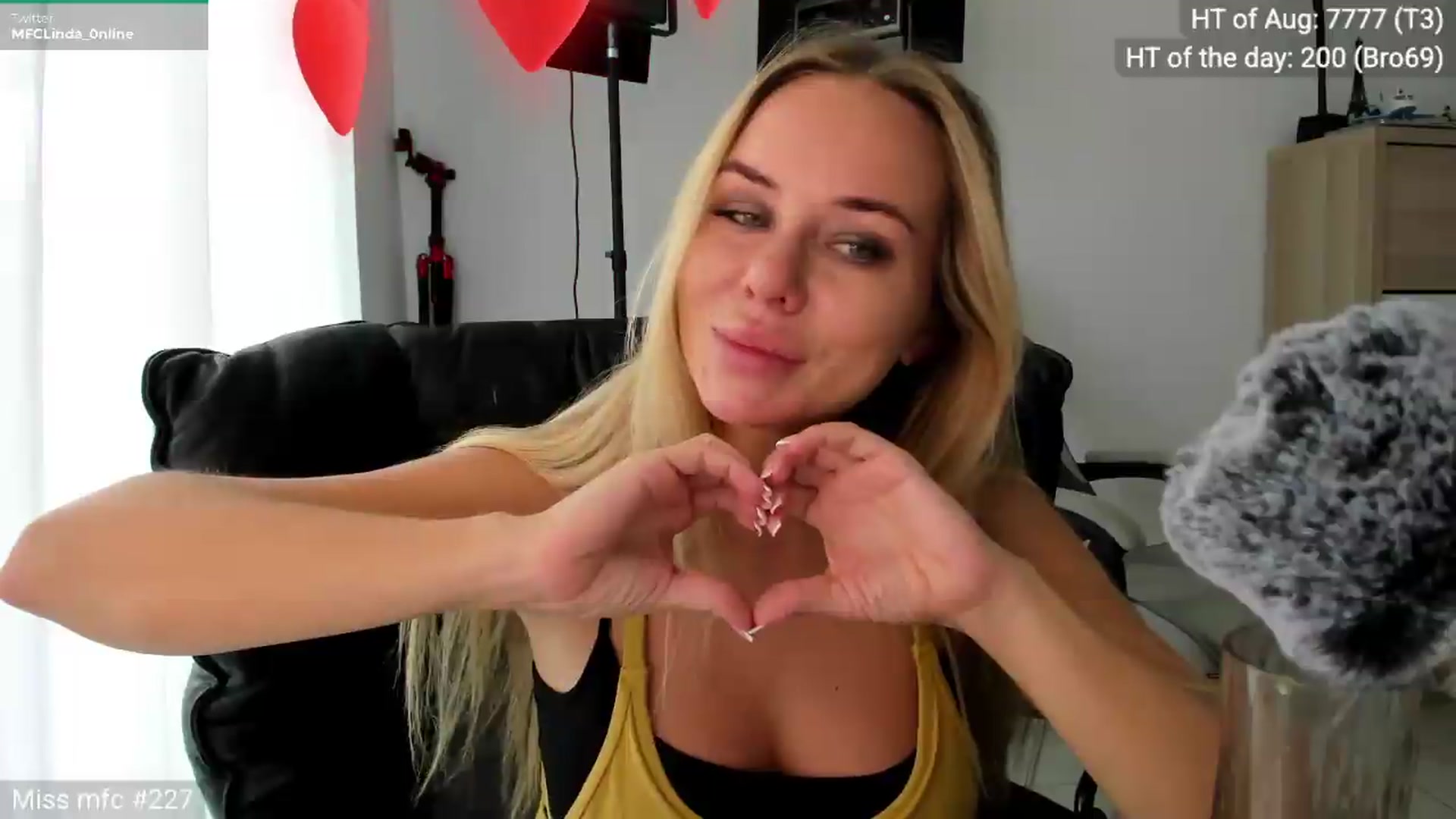 Gallery image thumbnail from Linda_0nline's myfreecams stream on, 08/28/2026, 10:02 image 20 of 20