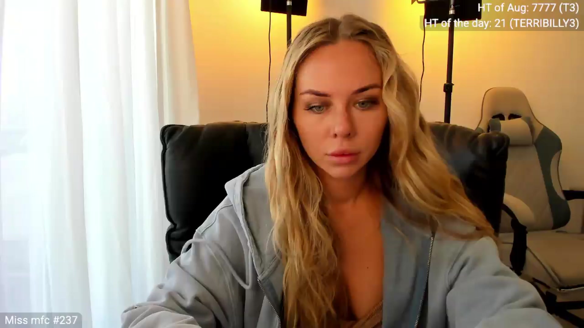 Gallery image thumbnail from Linda_0nline's myfreecams stream on, 08/29/2026, 10:39 image 1 of 20