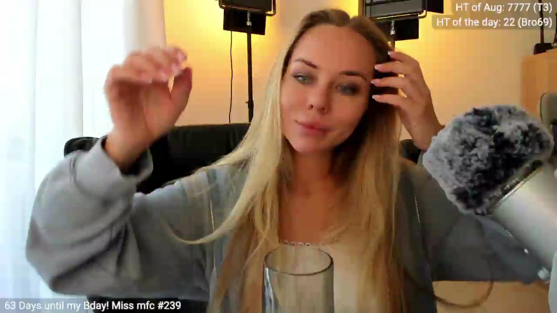 Gallery image thumbnail from Linda_0nline's myfreecams stream on, 08/31/2026, 09:59 image 9 of 20
