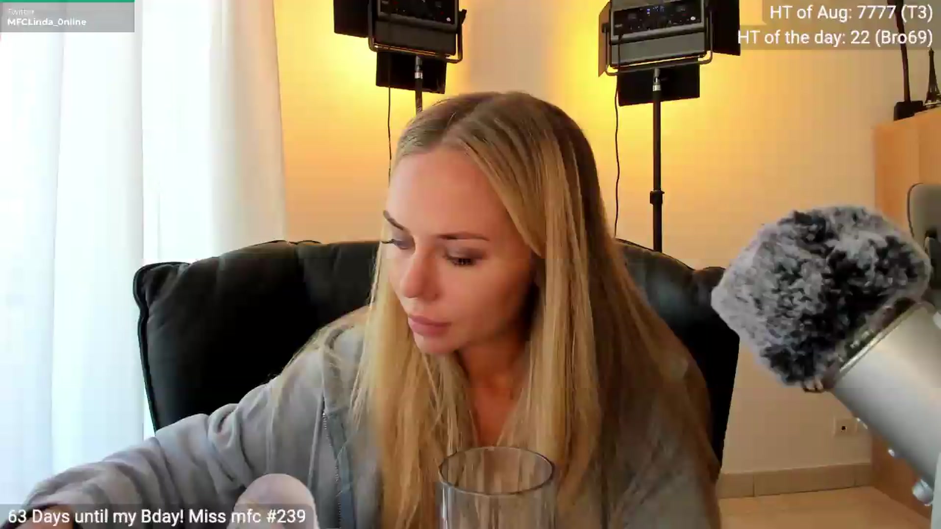 Gallery image thumbnail from Linda_0nline's myfreecams stream on, 08/31/2026, 09:59 image 1 of 20