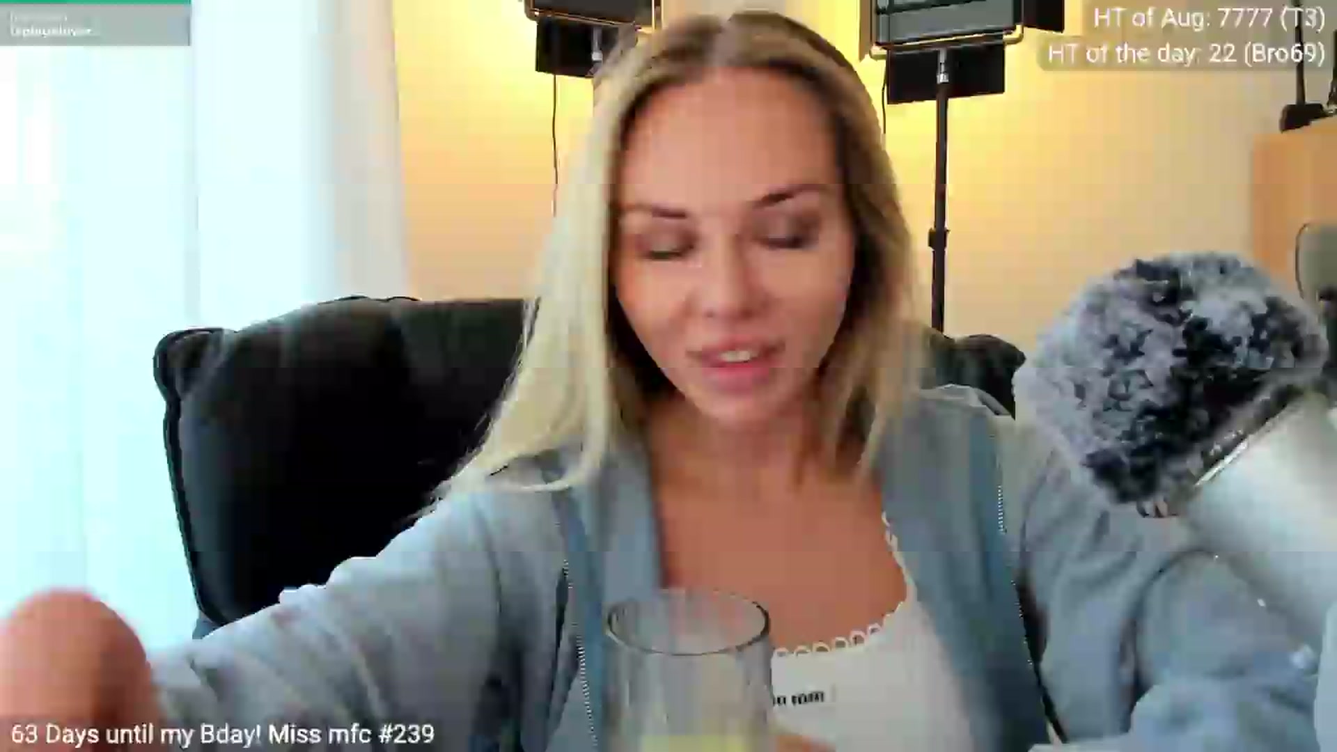 Gallery image thumbnail from Linda_0nline's myfreecams stream on, 08/31/2026, 09:59 image 5 of 20