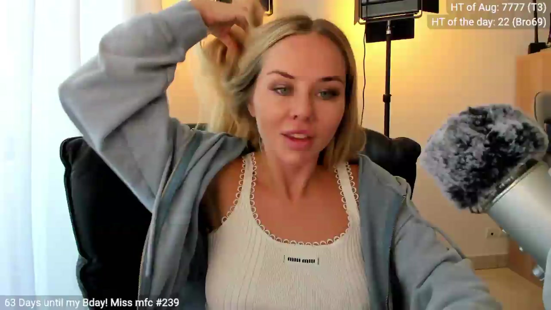 Gallery image thumbnail from Linda_0nline's myfreecams stream on, 08/31/2026, 09:59 image 19 of 20