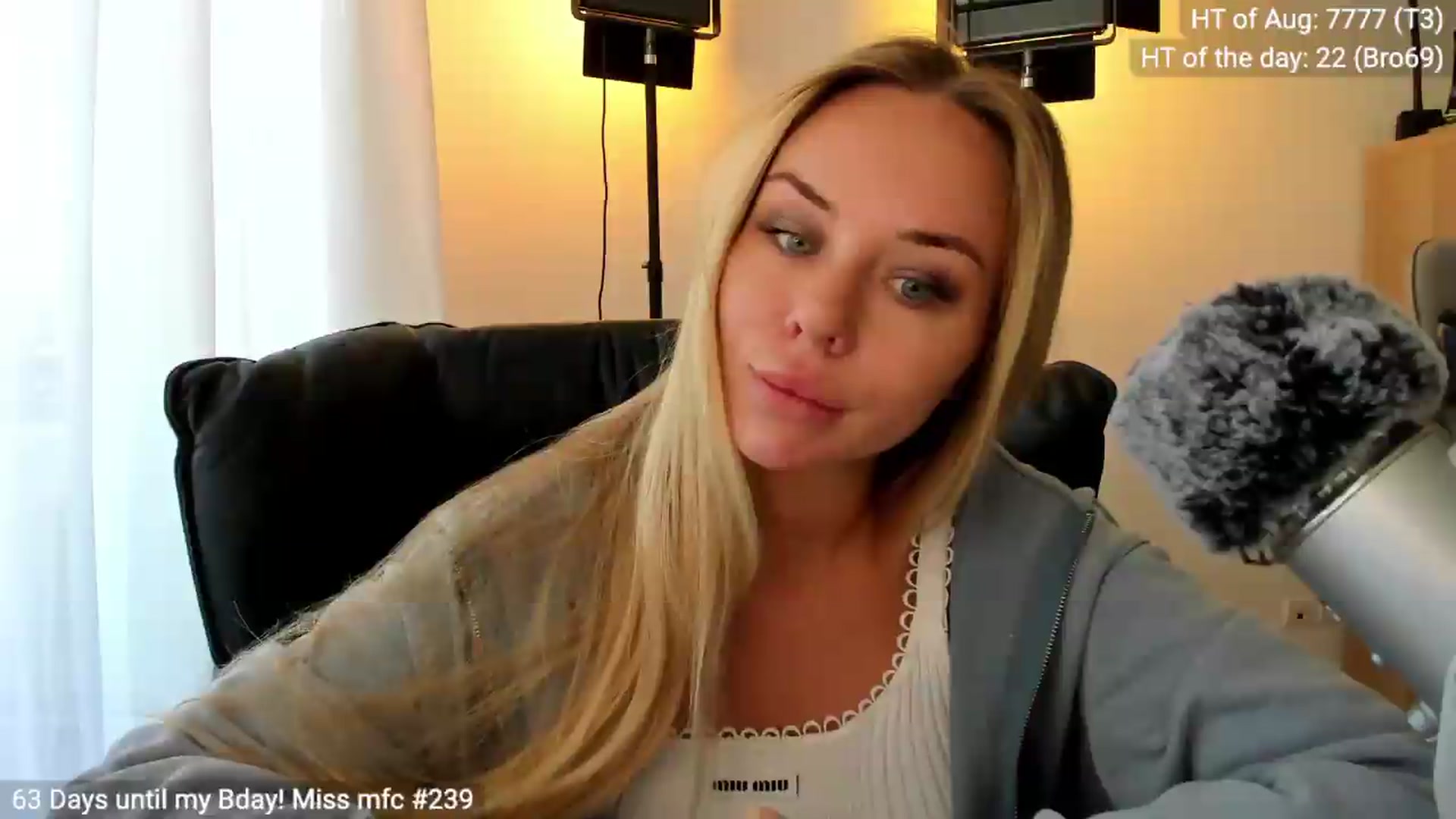 Gallery image thumbnail from Linda_0nline's myfreecams stream on, 08/31/2026, 09:59 image 15 of 20