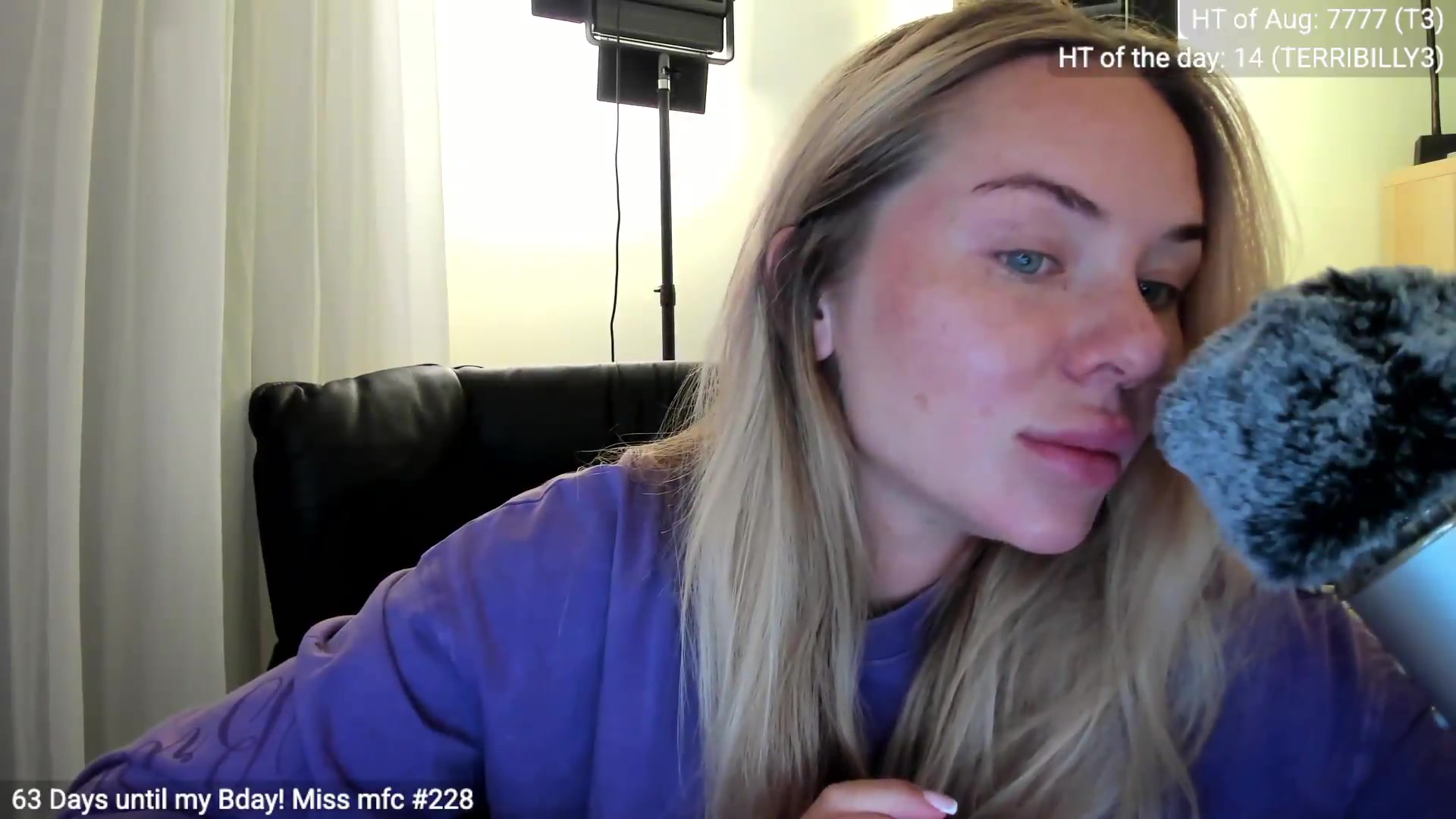 Gallery image thumbnail from Linda_0nline's myfreecams stream on, 08/31/2026, 21:03 image 14 of 20