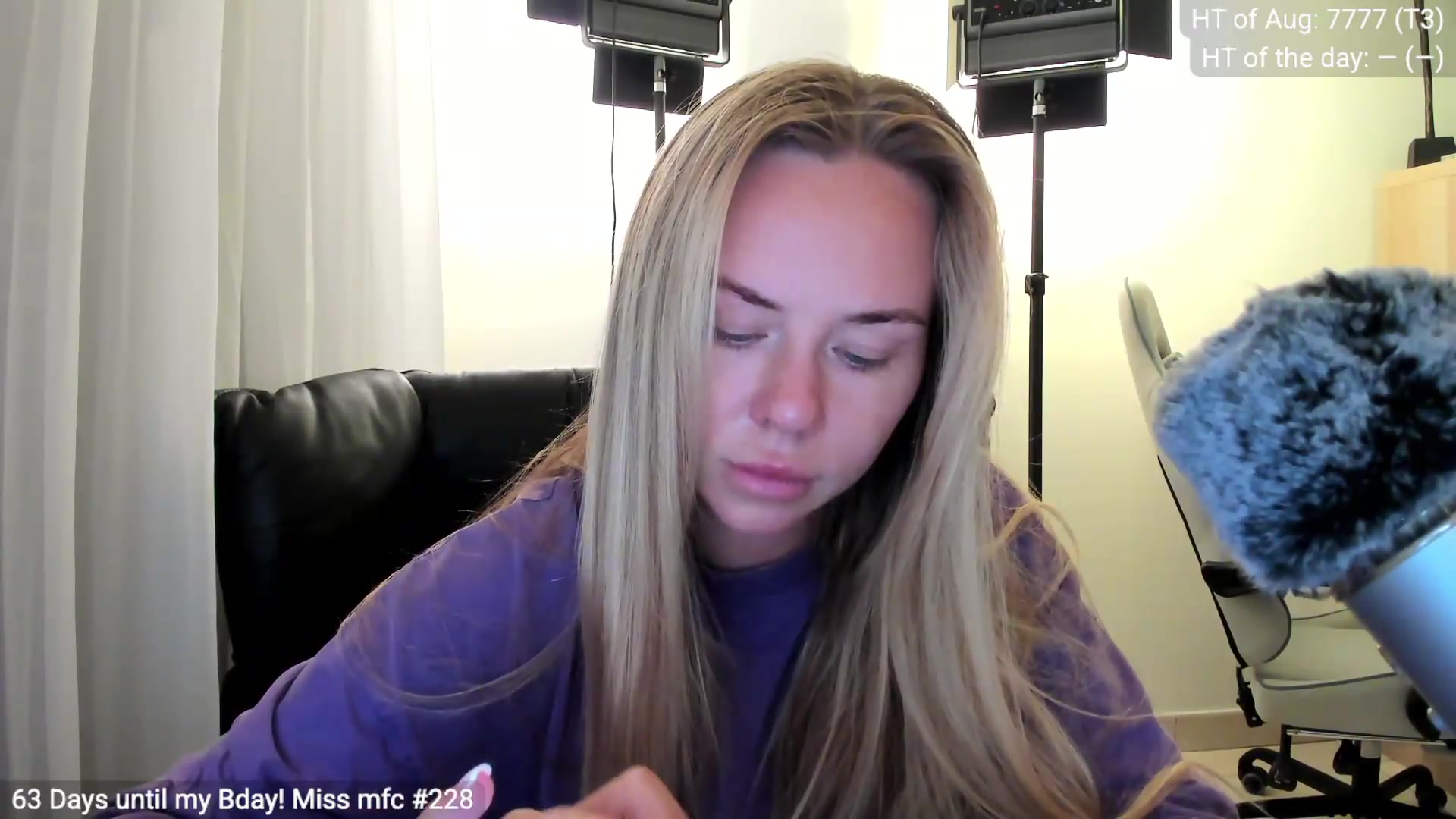Gallery image thumbnail from Linda_0nline's myfreecams stream on, 08/31/2026, 21:03 image 10 of 20