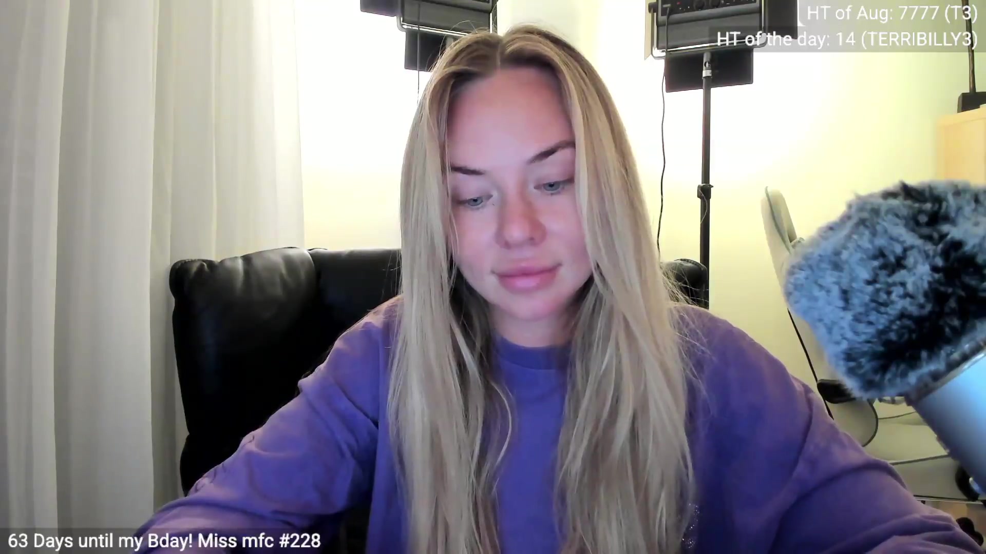 Gallery image thumbnail from Linda_0nline's myfreecams stream on, 08/31/2026, 21:03 image 19 of 20