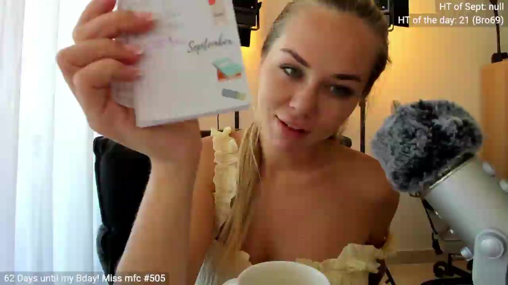 Gallery image thumbnail from Linda_0nline's myfreecams stream on, 09/01/2026, 11:04 image 2 of 20