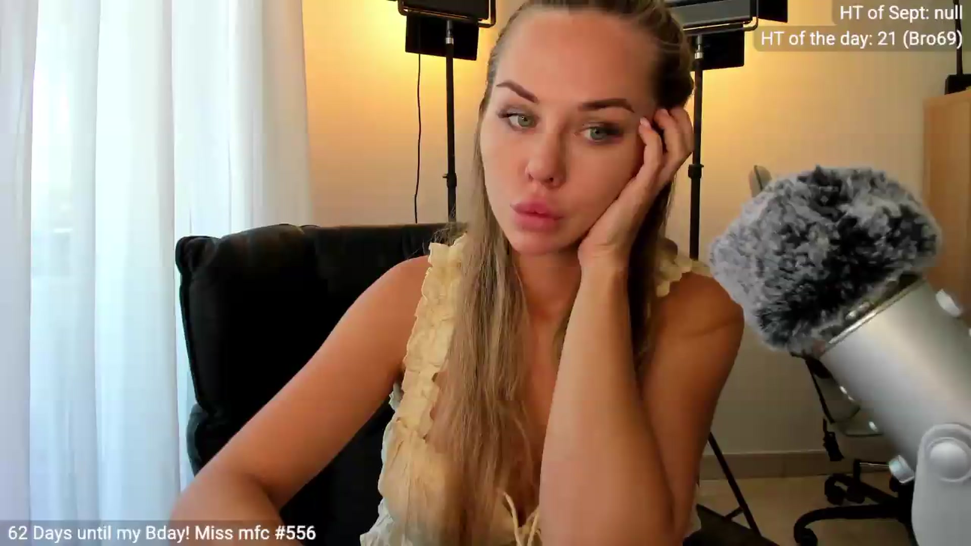 Gallery image thumbnail from Linda_0nline's myfreecams stream on, 09/01/2026, 11:04 image 20 of 20