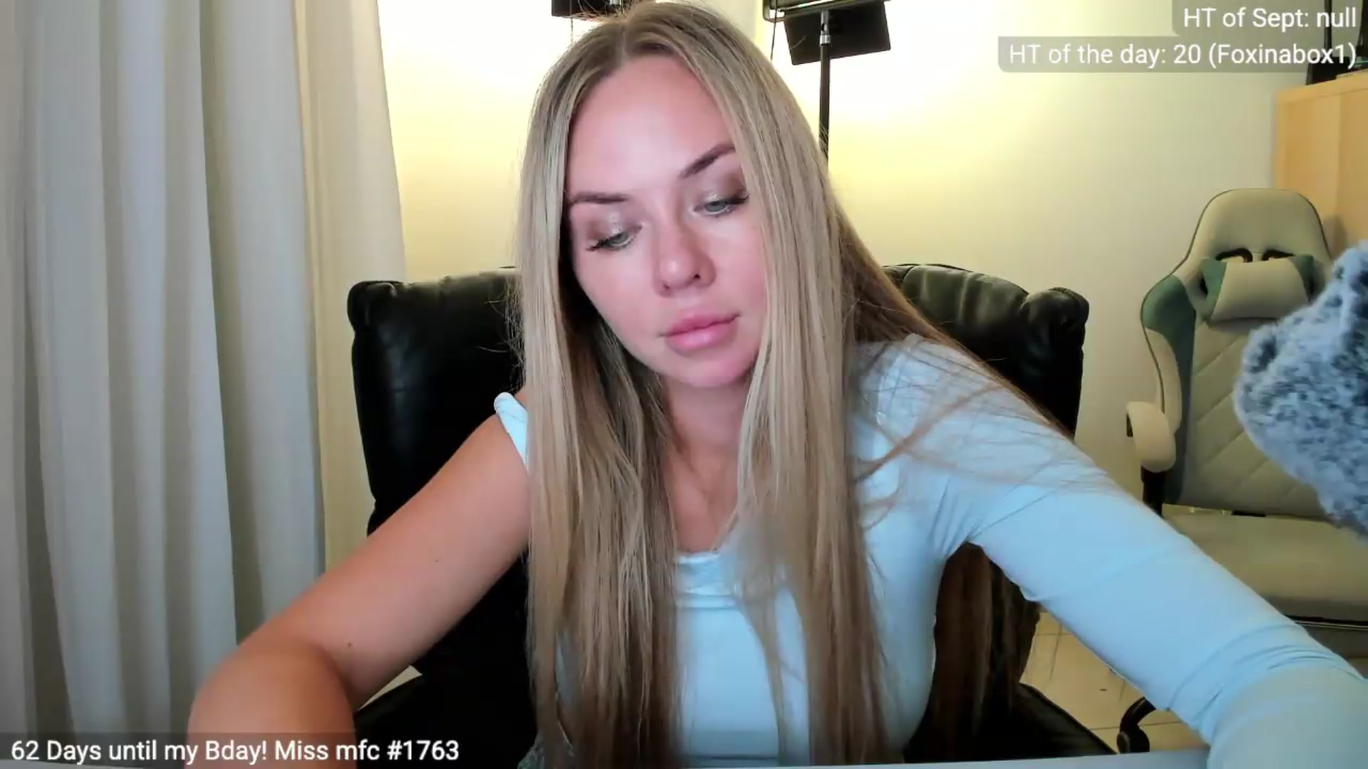 Gallery image thumbnail from Linda_0nline's myfreecams stream on, 09/01/2026, 21:23 image 16 of 20