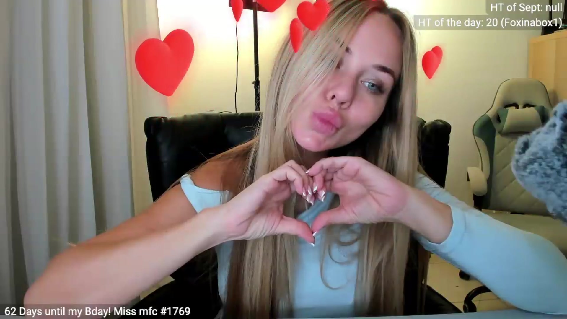 Gallery image thumbnail from Linda_0nline's myfreecams stream on, 09/01/2026, 21:23 image 18 of 20