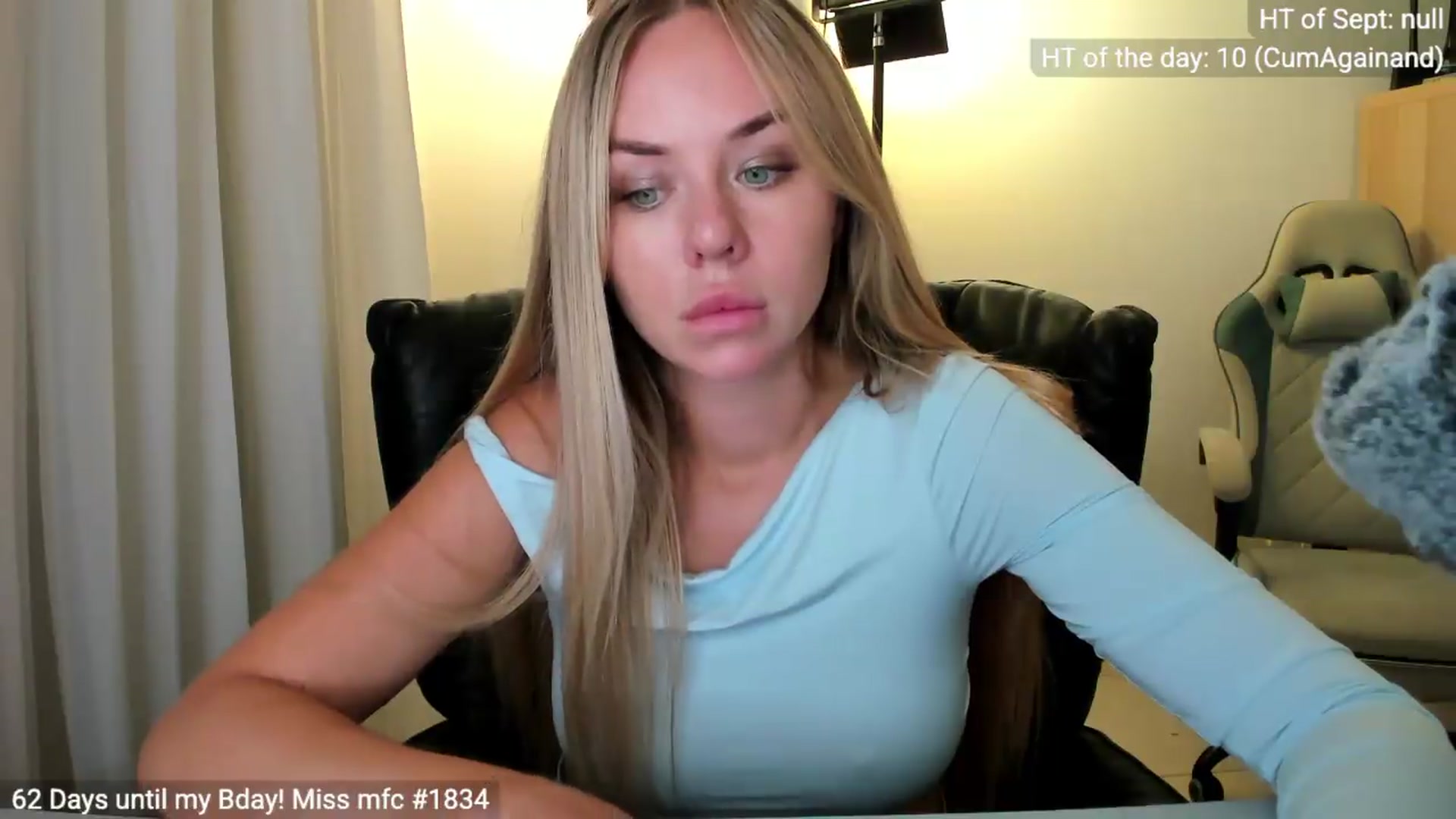 Gallery image thumbnail from Linda_0nline's myfreecams stream on, 09/01/2026, 21:23 image 9 of 20