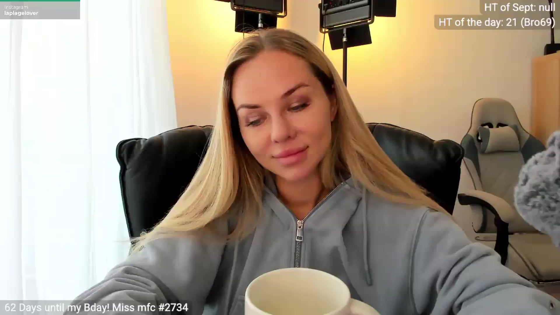 Gallery image thumbnail from Linda_0nline's myfreecams stream on, 09/02/2026, 10:04 image 9 of 20