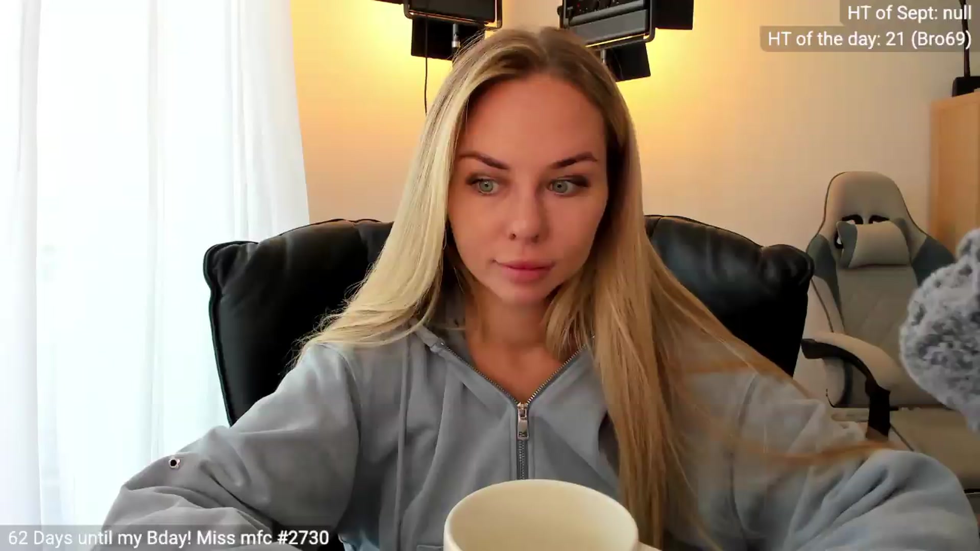 Gallery image thumbnail from Linda_0nline's myfreecams stream on, 09/02/2026, 10:04 image 11 of 20