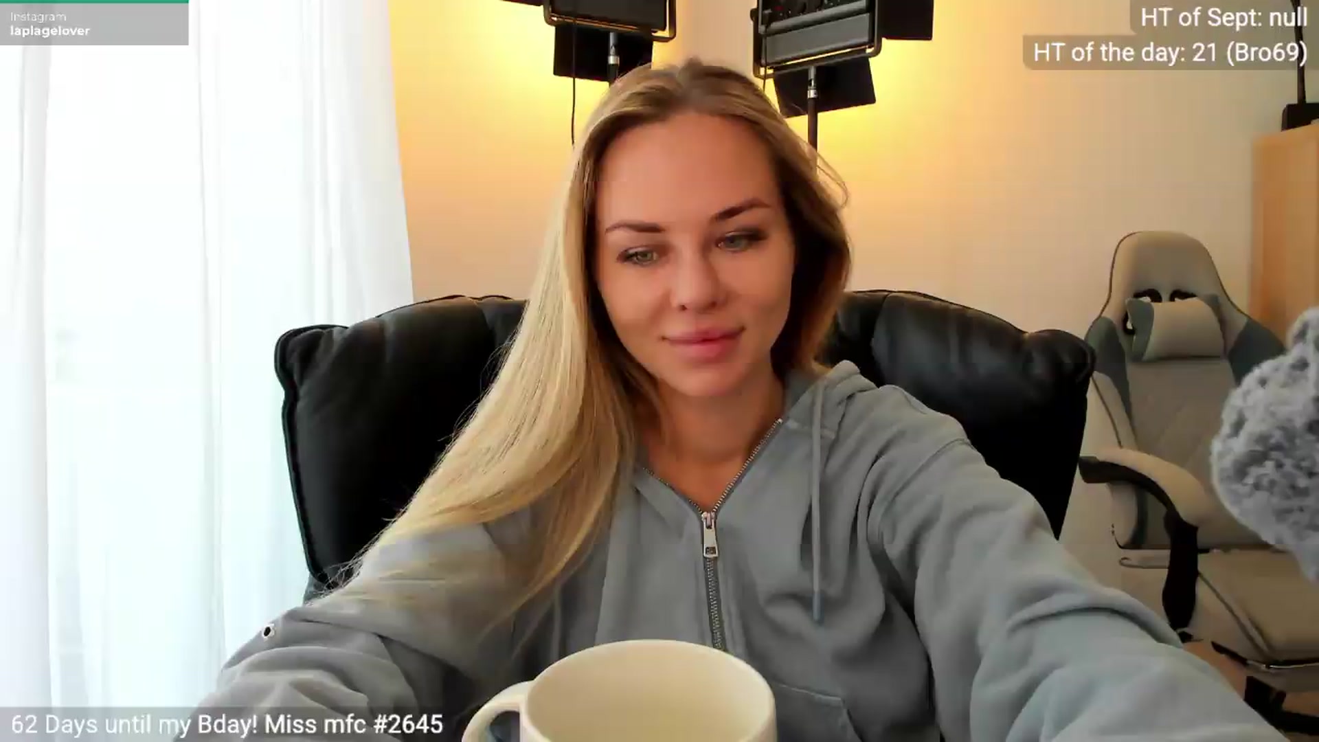 Gallery image thumbnail from Linda_0nline's myfreecams stream on, 09/02/2026, 10:04 image 13 of 20