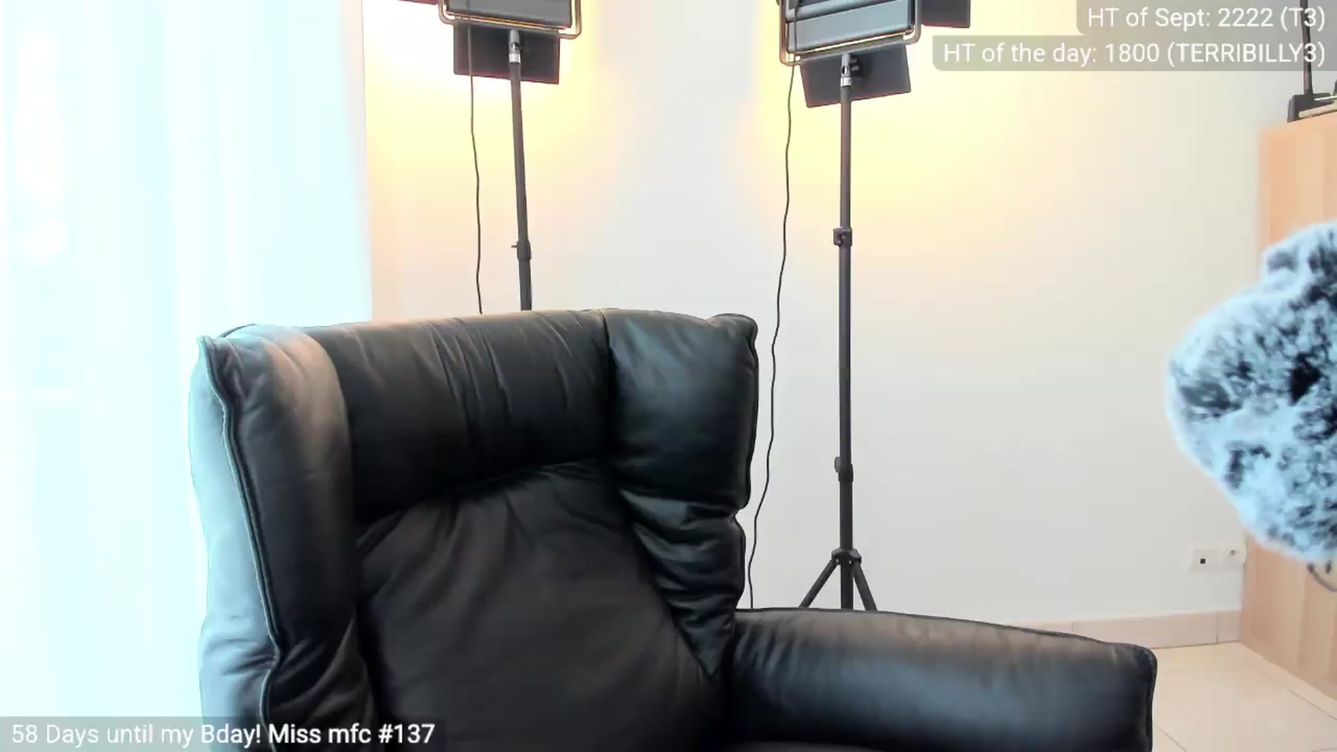 Gallery image thumbnail from Linda_0nline's myfreecams stream on, 09/09/2026, 10:14 image 7 of 20