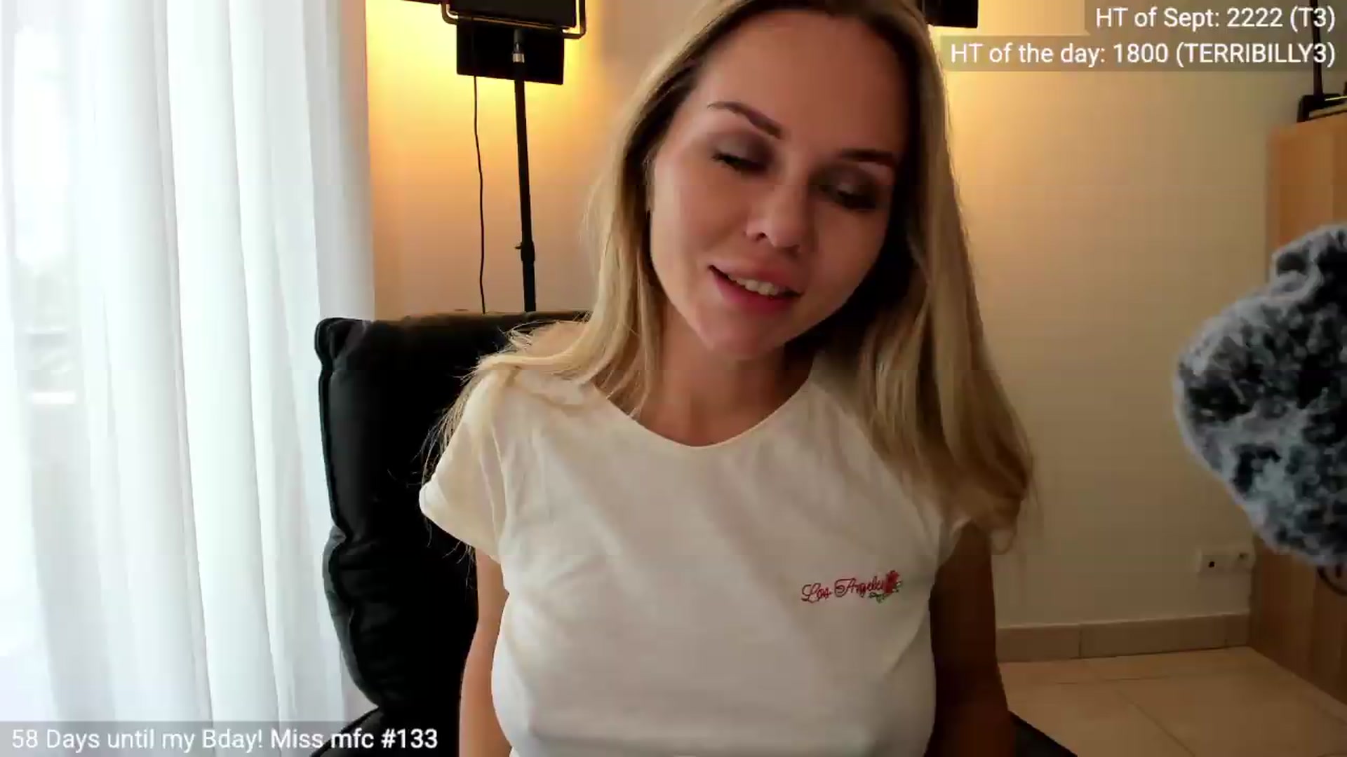 Gallery image thumbnail from Linda_0nline's myfreecams stream on, 09/09/2026, 10:14 image 12 of 20