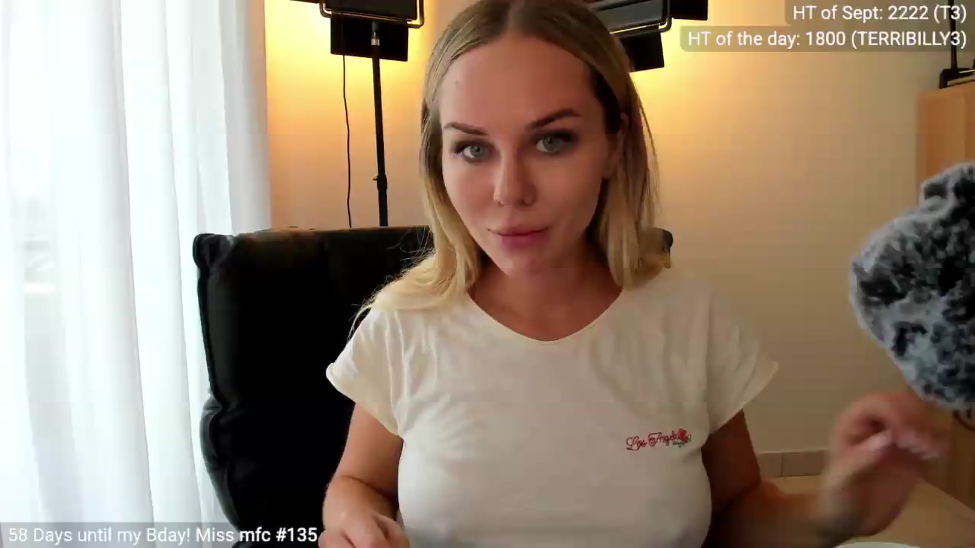 Gallery image thumbnail from Linda_0nline's myfreecams stream on, 09/09/2026, 10:14 image 9 of 20