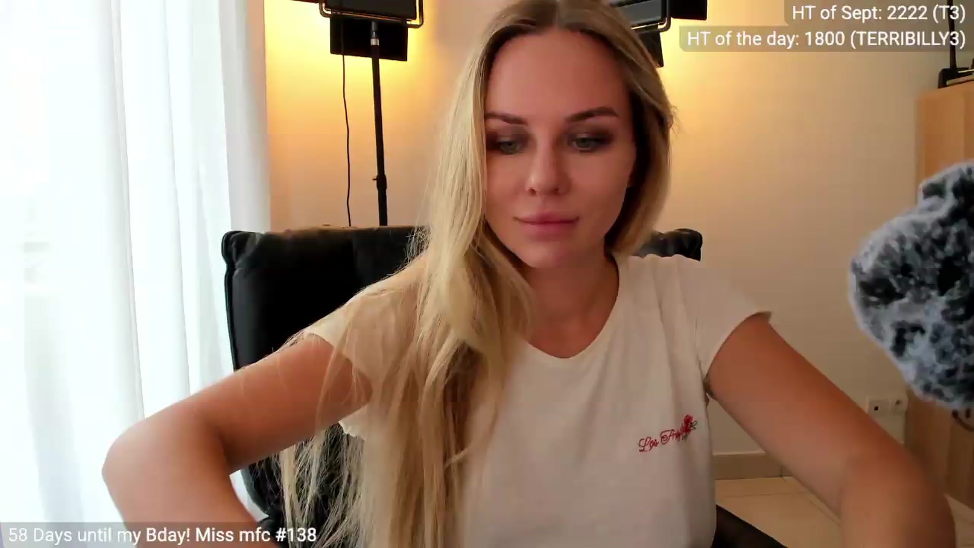Gallery image thumbnail from Linda_0nline's myfreecams stream on, 09/09/2026, 10:14 image 3 of 20