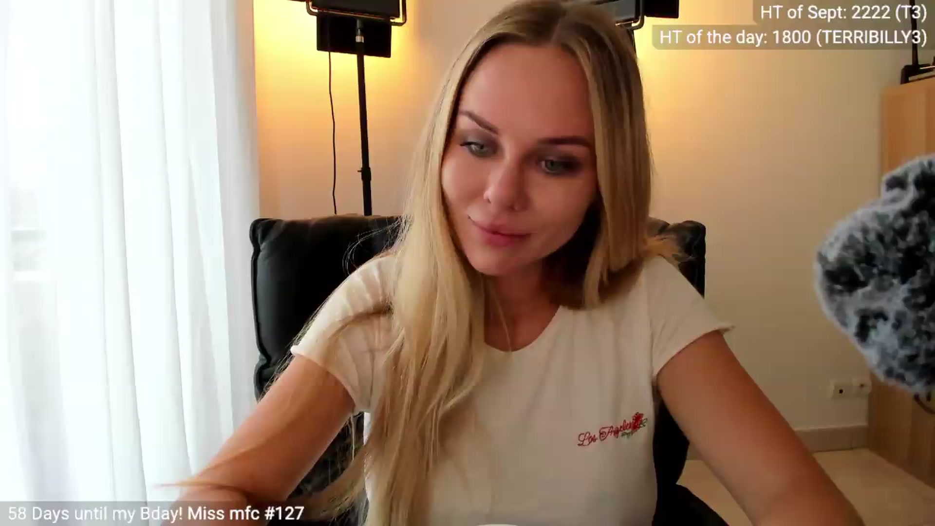 Gallery image thumbnail from Linda_0nline's myfreecams stream on, 09/09/2026, 10:14 image 14 of 20