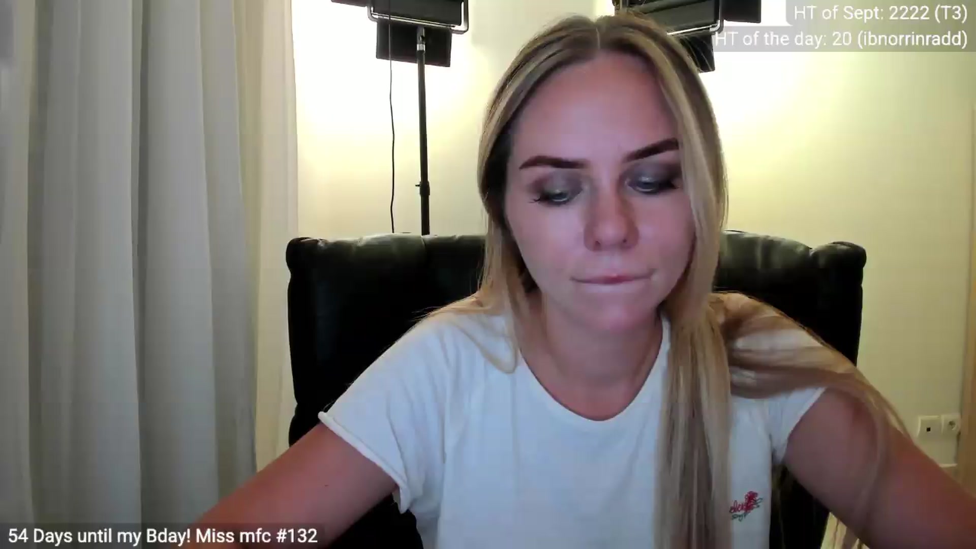 Gallery image thumbnail from Linda_0nline's myfreecams stream on, 09/10/2026, 20:57 image 2 of 20