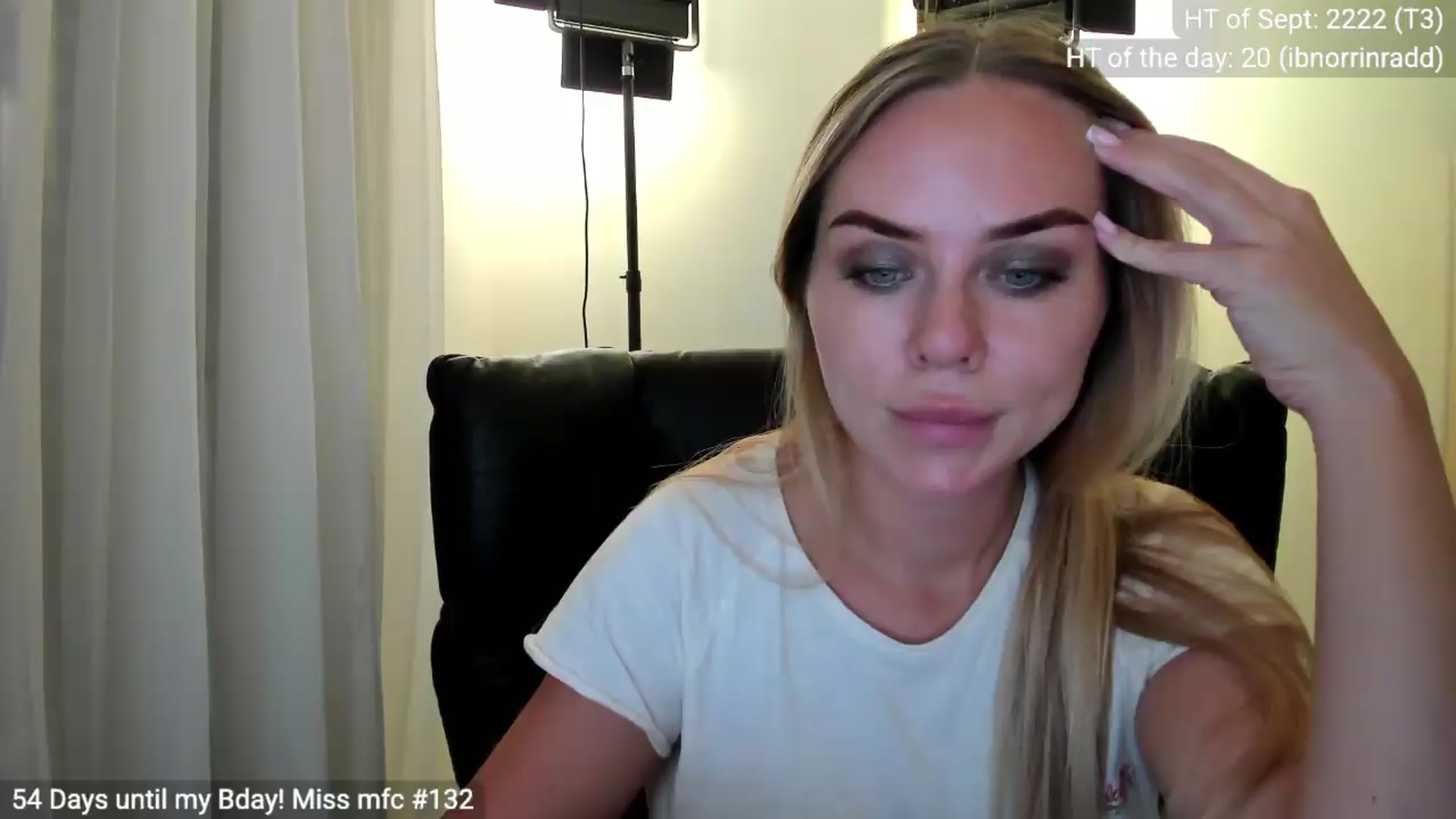 Gallery image thumbnail from Linda_0nline's myfreecams stream on, 09/10/2026, 20:57 image 3 of 20