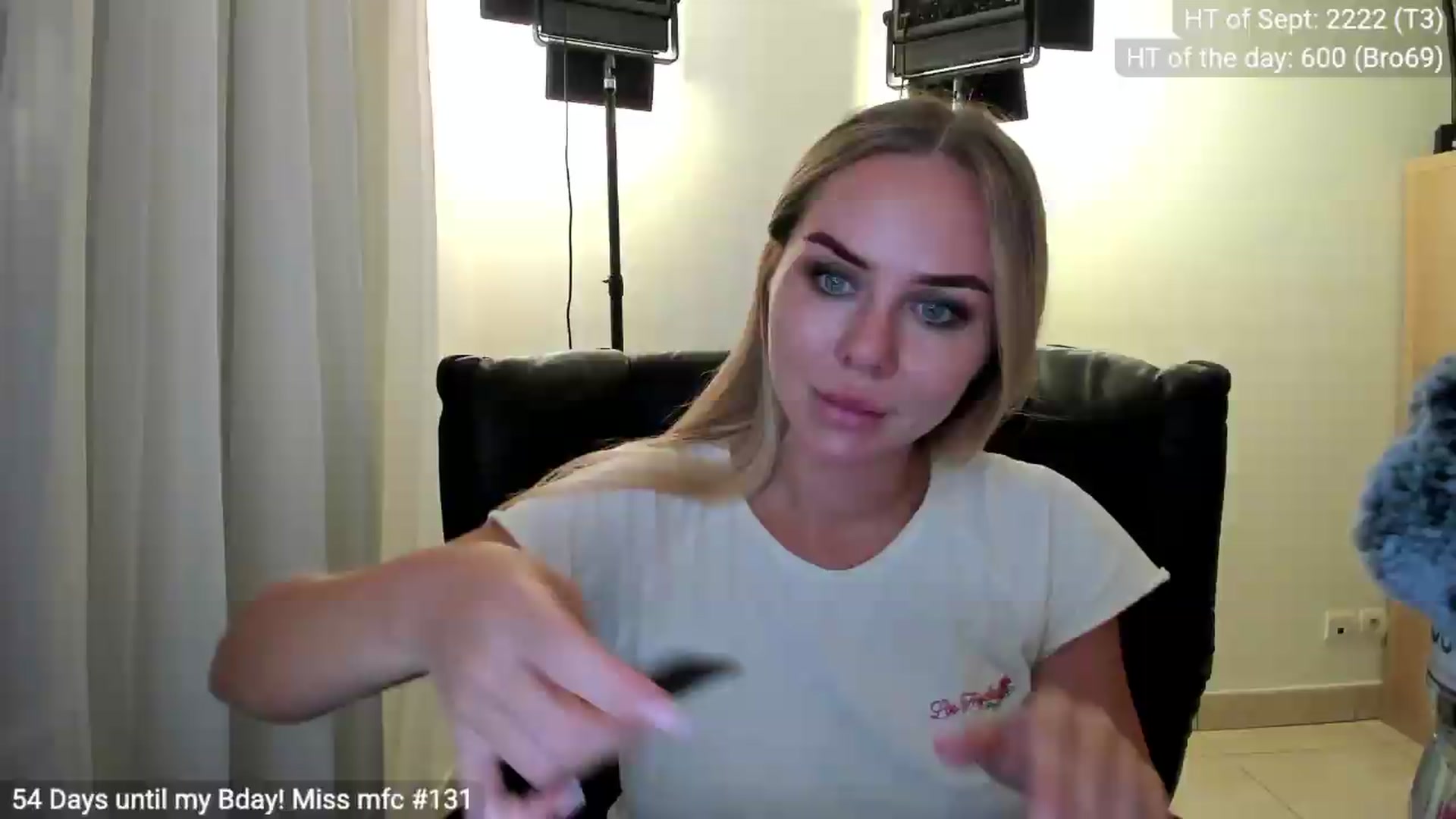 Gallery image thumbnail from Linda_0nline's myfreecams stream on, 09/10/2026, 20:57 image 11 of 20