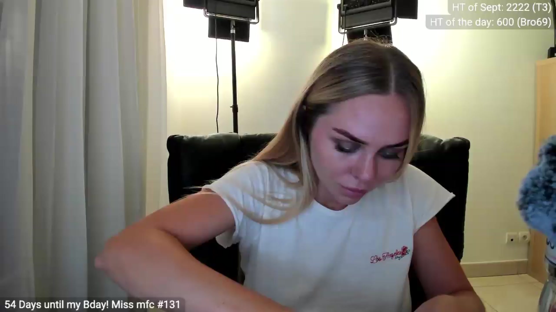 Gallery image thumbnail from Linda_0nline's myfreecams stream on, 09/10/2026, 20:57 image 12 of 20