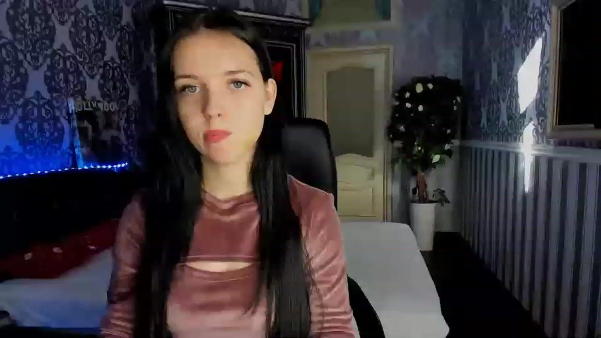 Gallery image thumbnail from Linda_Bright's myfreecams stream on, 12/28/2022, 09:34 image 12 of 20