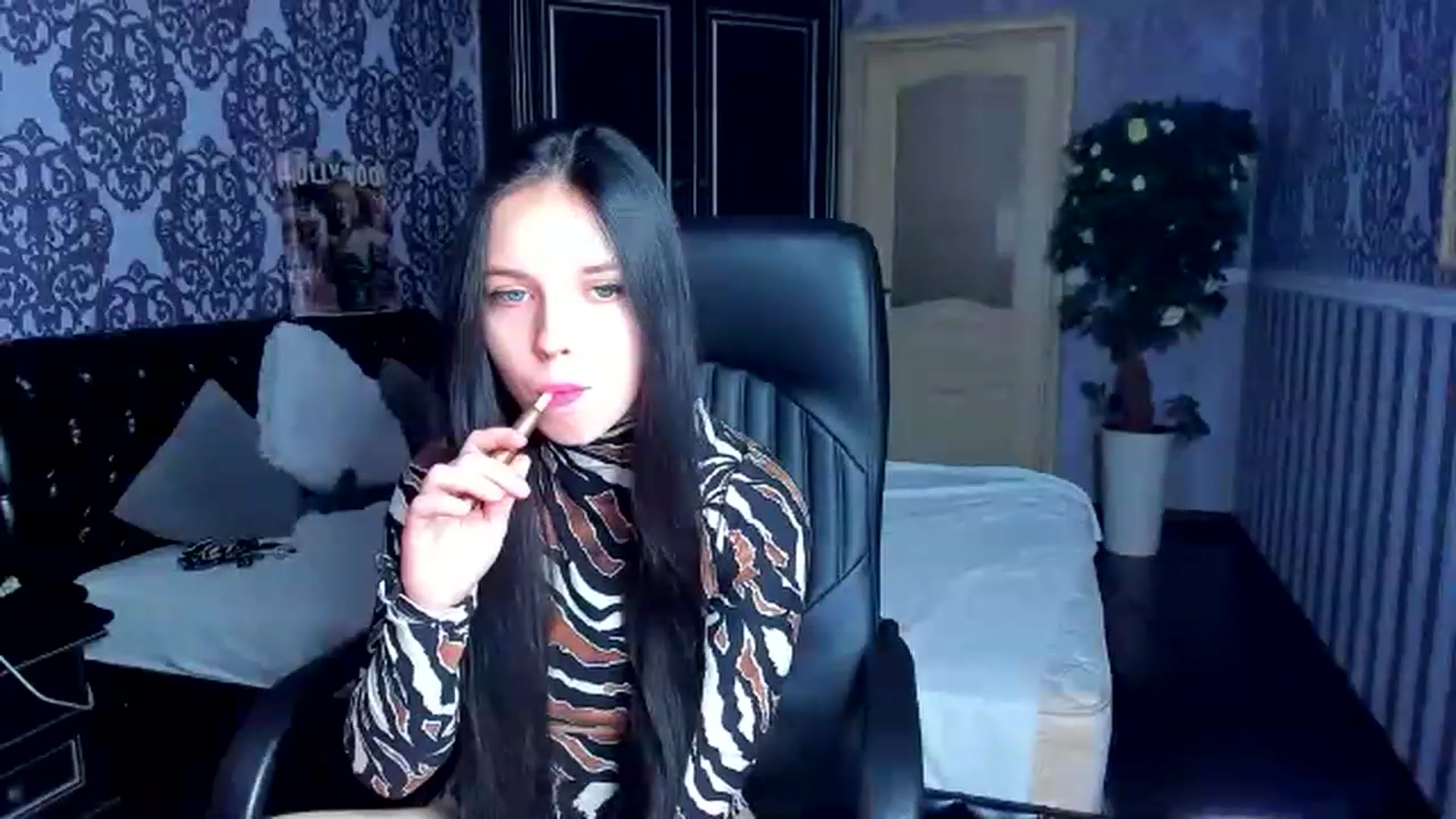 Gallery image thumbnail from Linda_Bright's myfreecams stream on, 02/05/2023, 12:51 image 11 of 20