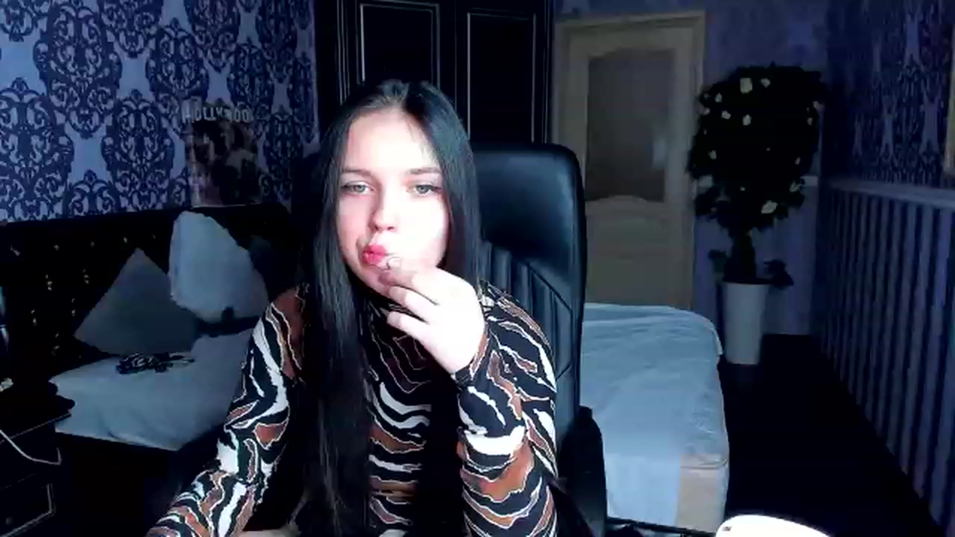 Gallery image thumbnail from Linda_Bright's myfreecams stream on, 02/05/2023, 12:51 image 12 of 20