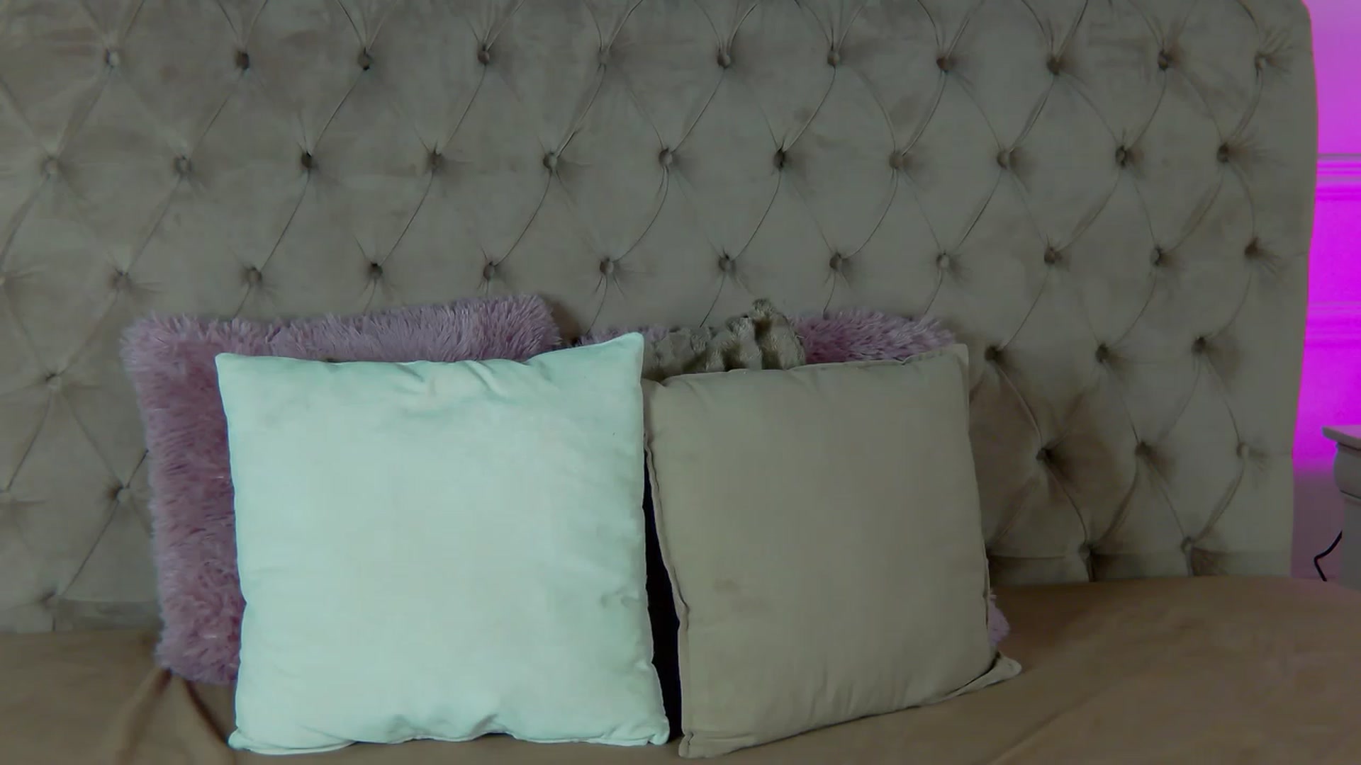 Gallery image thumbnail from LindsayDee's myfreecams stream on, 02/23/2023, 18:23 image 19 of 20