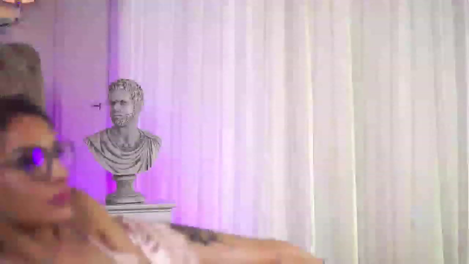 Gallery image thumbnail from LindsayDee's myfreecams stream on, 04/20/2023, 17:03 image 7 of 20