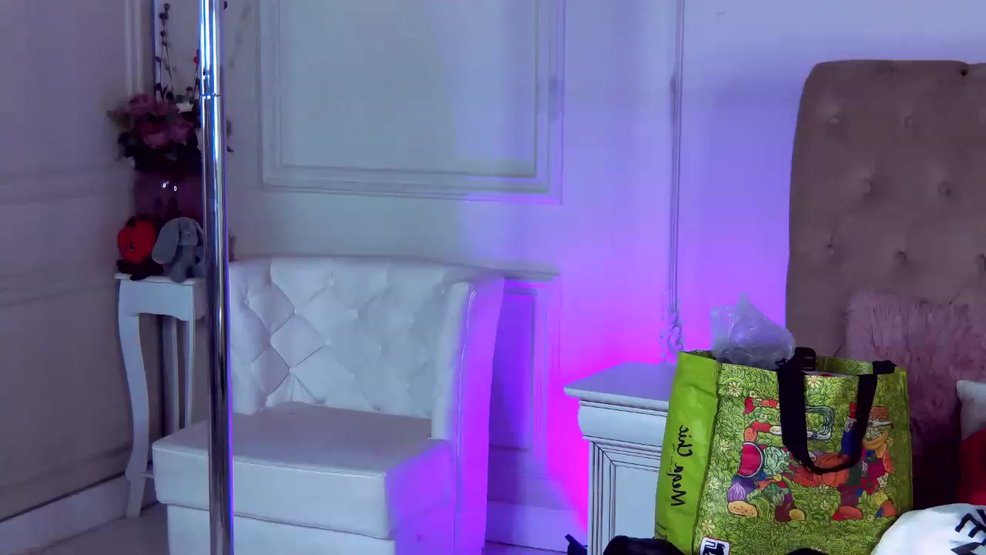 Gallery image thumbnail from LindsayDee's myfreecams stream on, 05/12/2023, 16:59 image 5 of 20